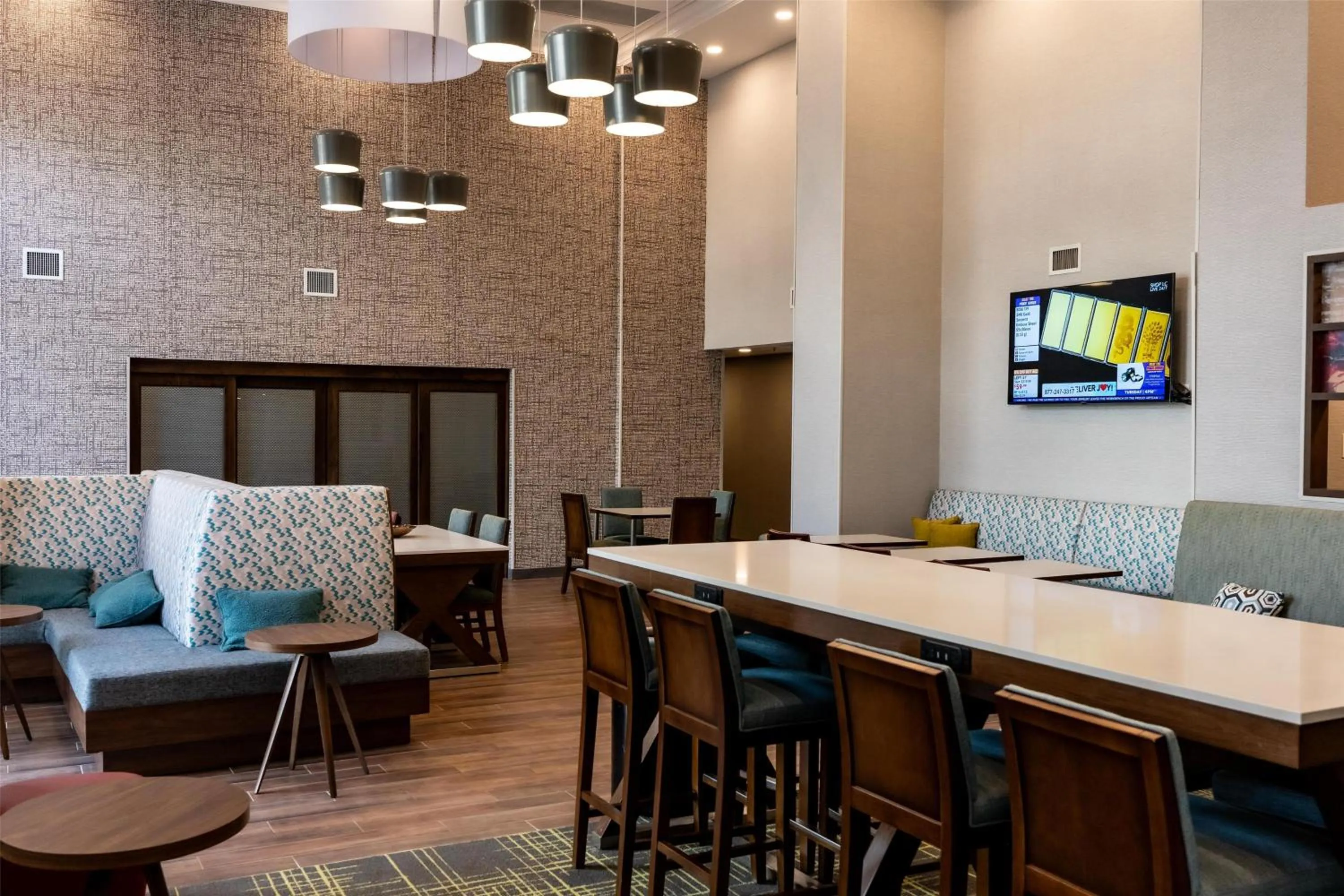 Breakfast in Hampton Inn & Suites Leesburg