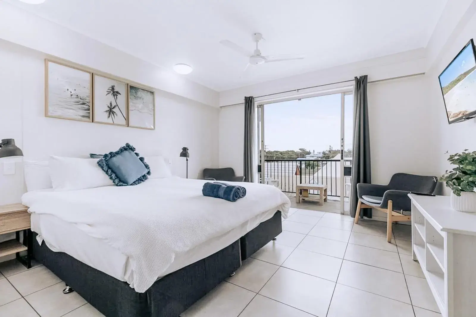 Double Room with Private Bathroom in Freedom Backpackers Hostel Rainbow Beach Double Room with Private Bathroom in Freedom Backpackers Hostel Rainbow Beach