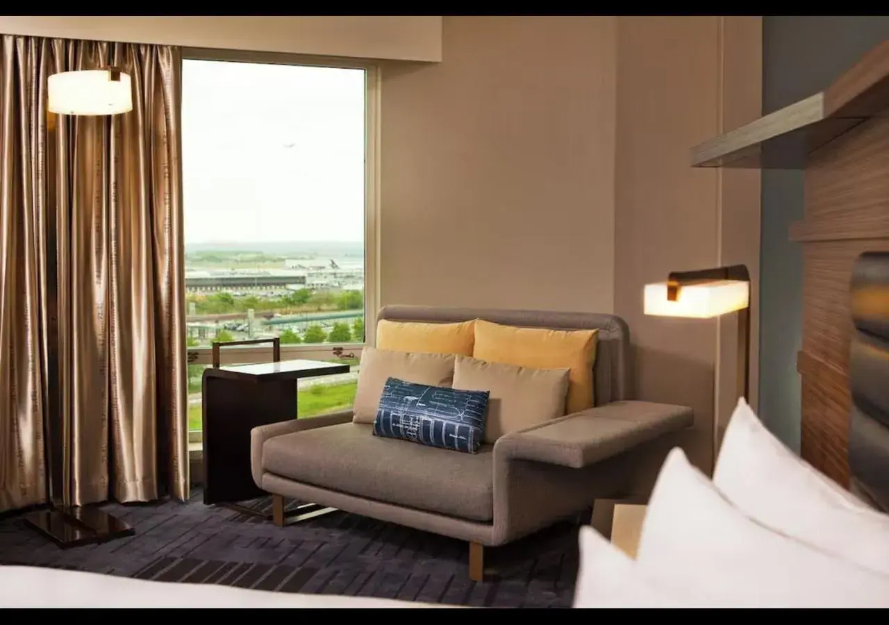 King Room in Hilton Newark Airport King Room in Hilton Newark Airport