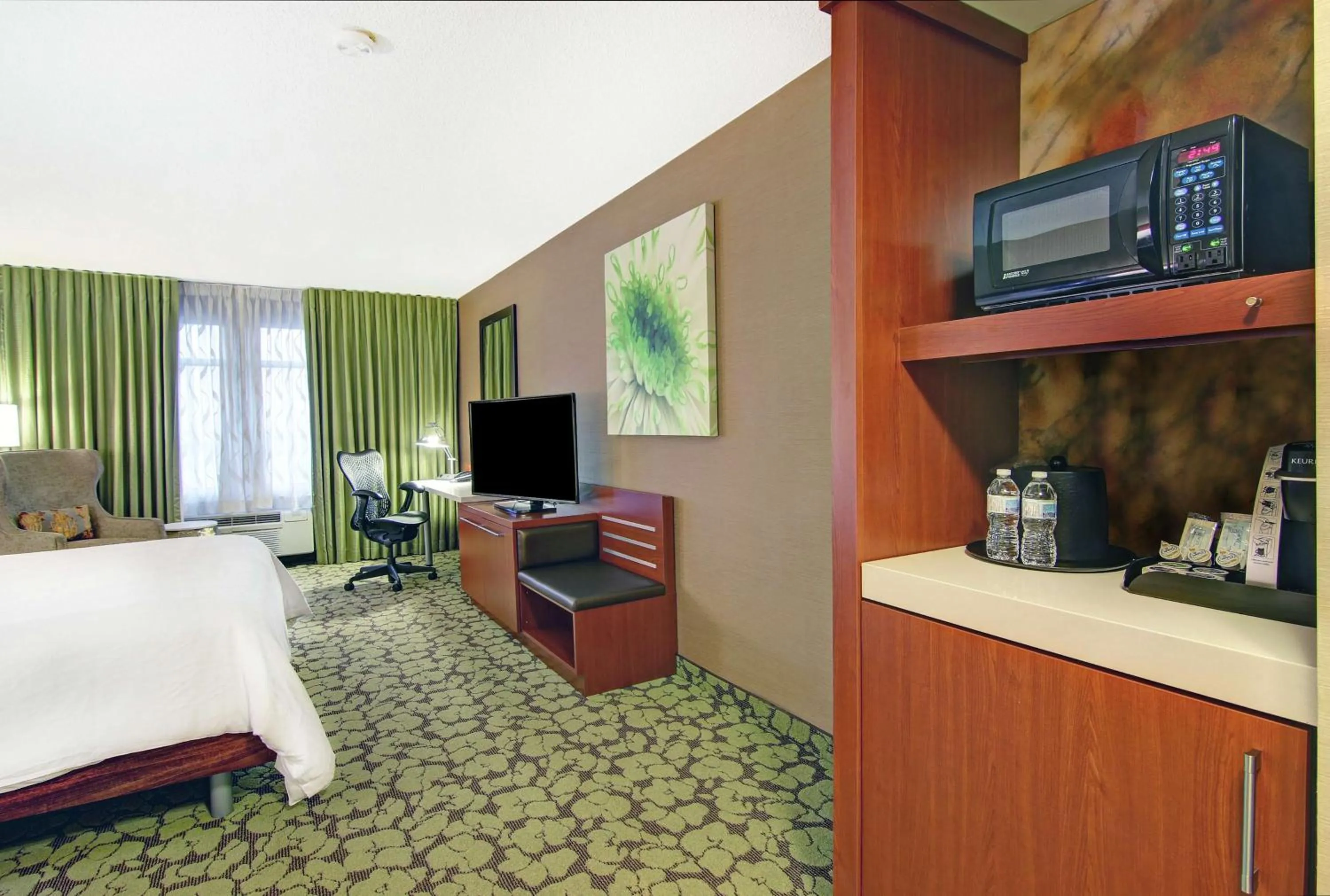 Bed in Hilton Garden Inn Toronto/Markham