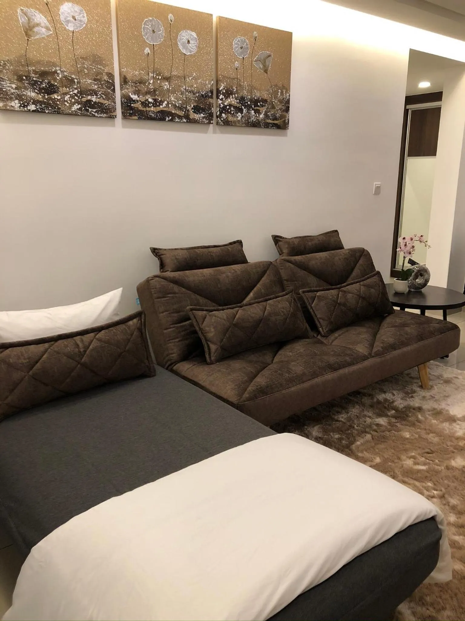 Bed in Sky D'Mont Suites