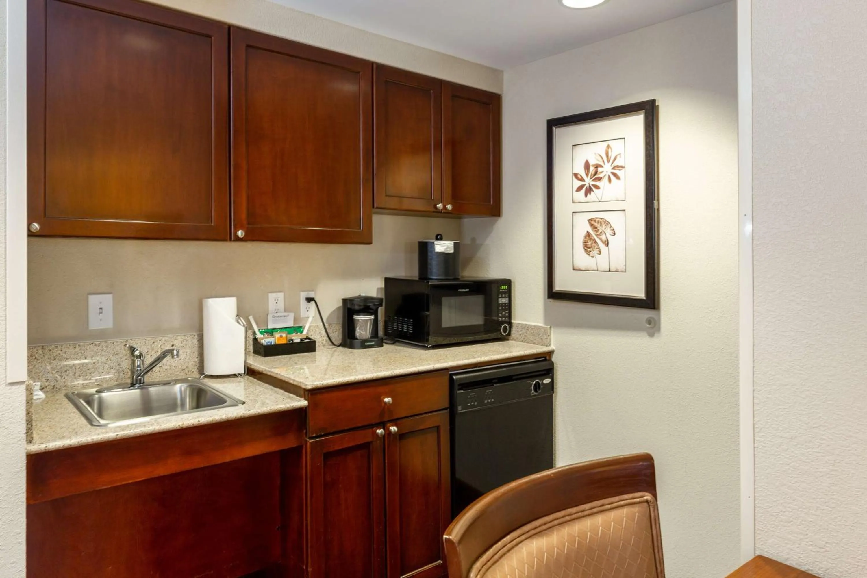 Kitchen or kitchenette in Homewood Suites by Hilton Lawrenceville Duluth