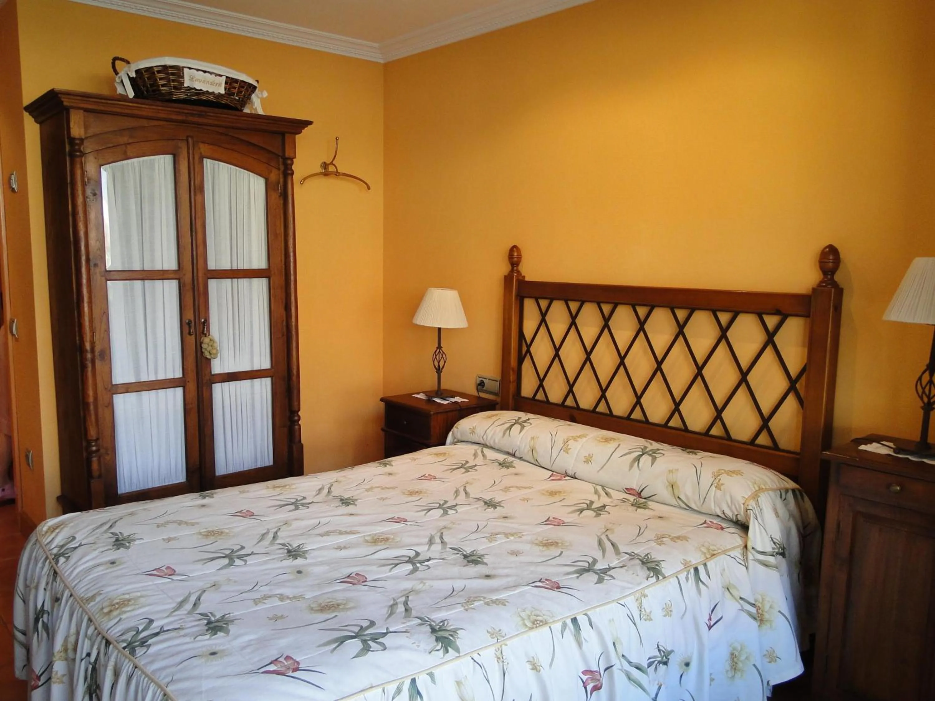 Photo of the whole room, Bed in Posada La Mies