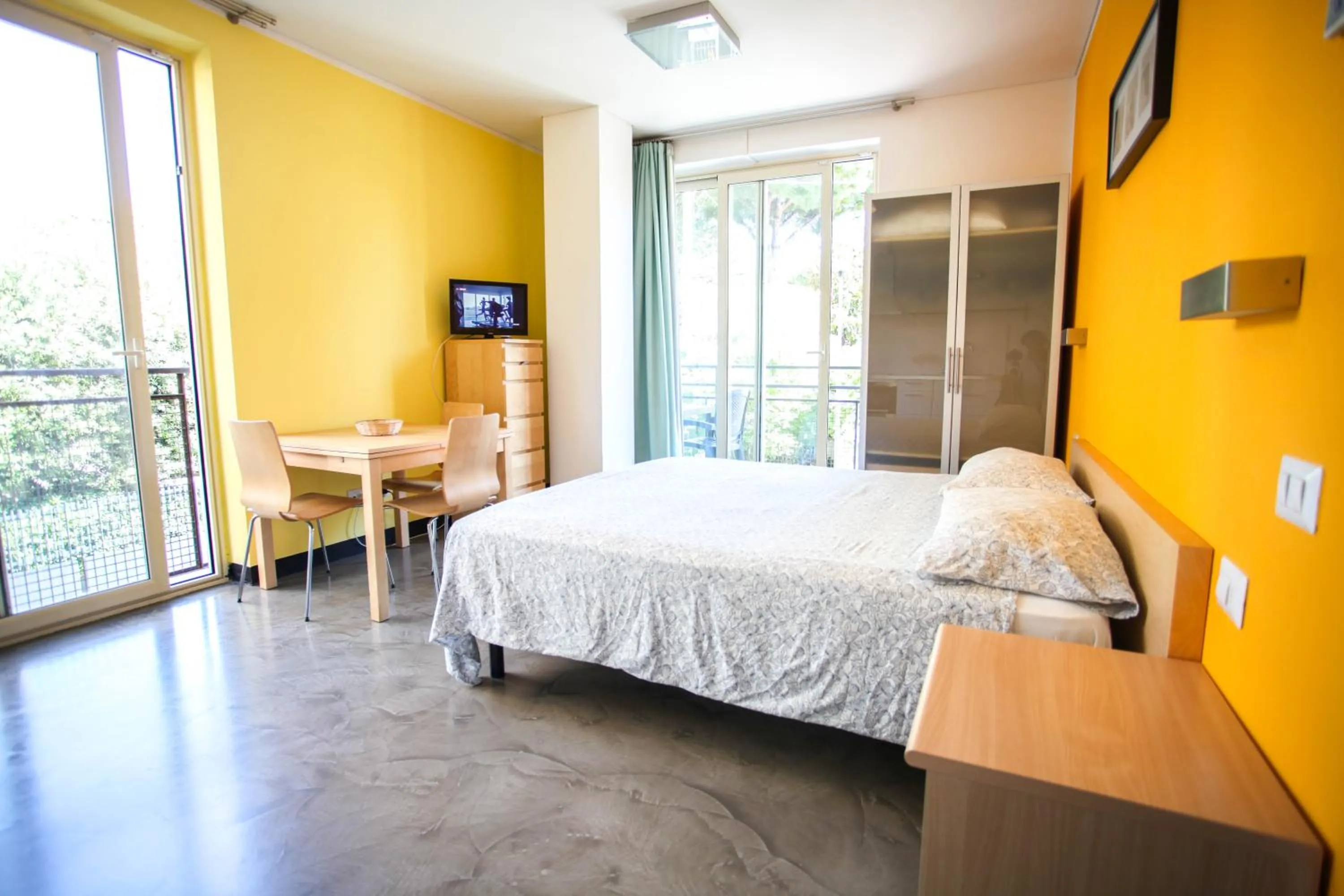 Photo of the whole room, Bed in Residence Igea