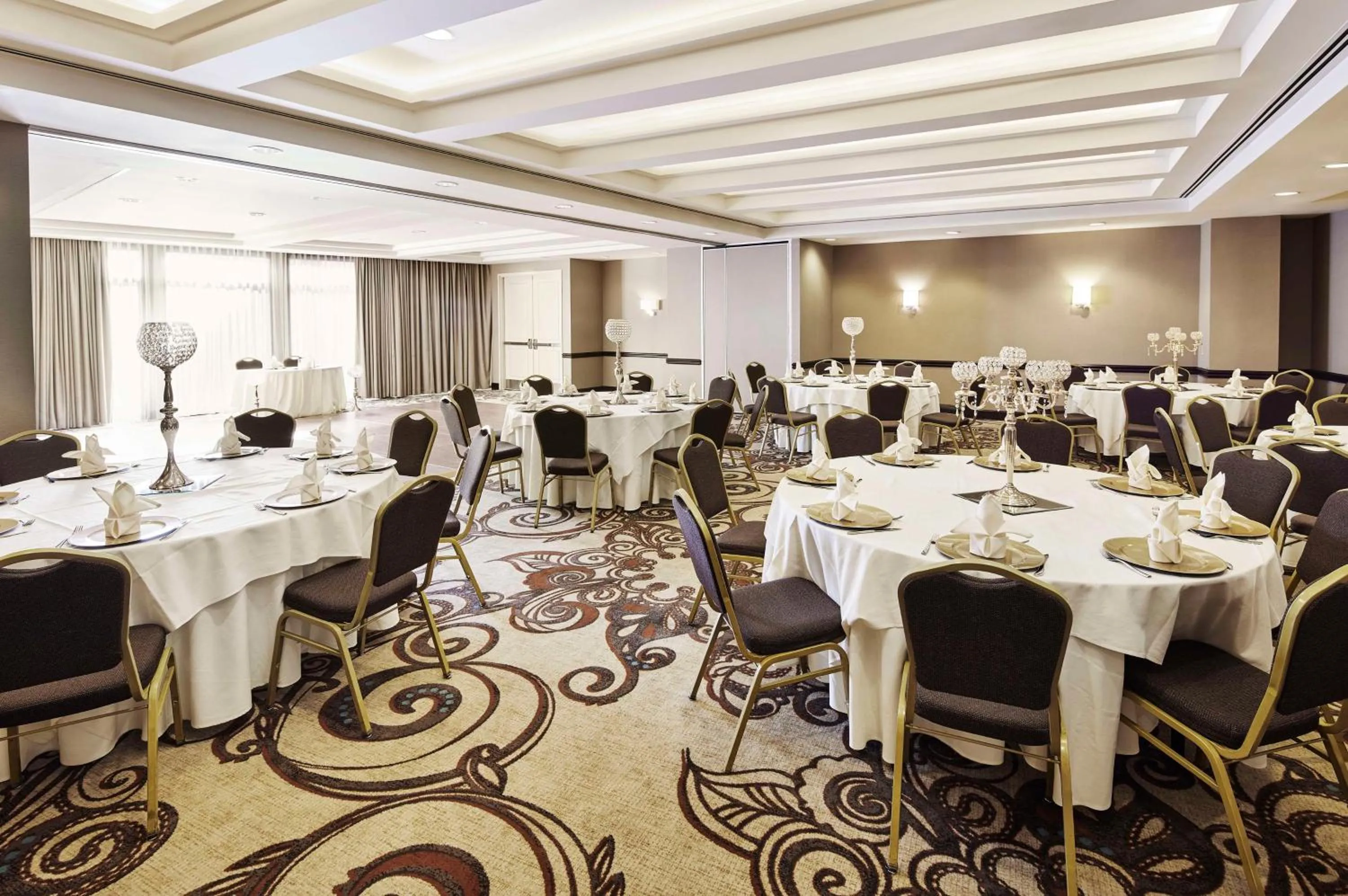 Meeting/conference room in Embassy Suites by Hilton Alexandria Old Town
