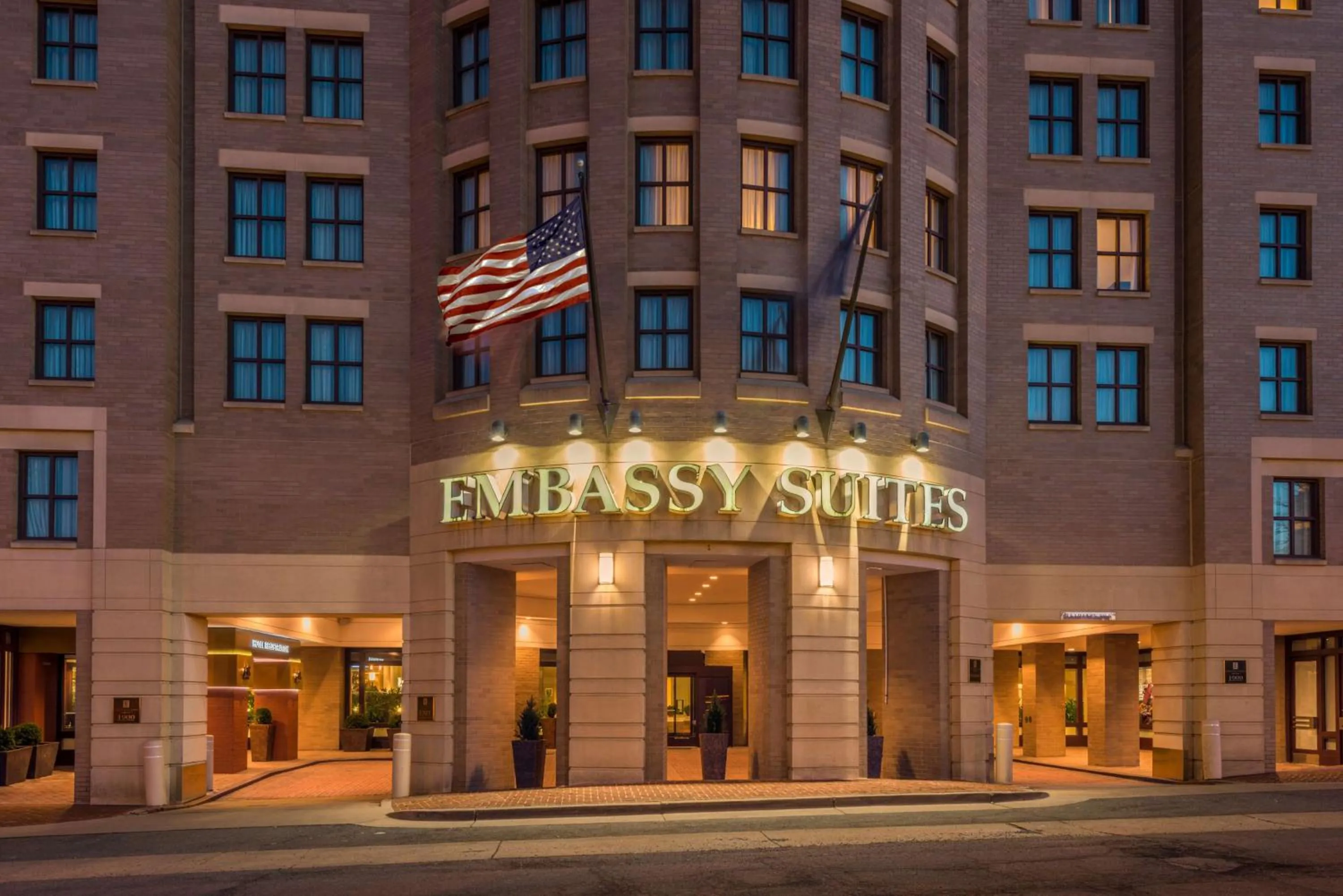 Property building in Embassy Suites by Hilton Alexandria Old Town