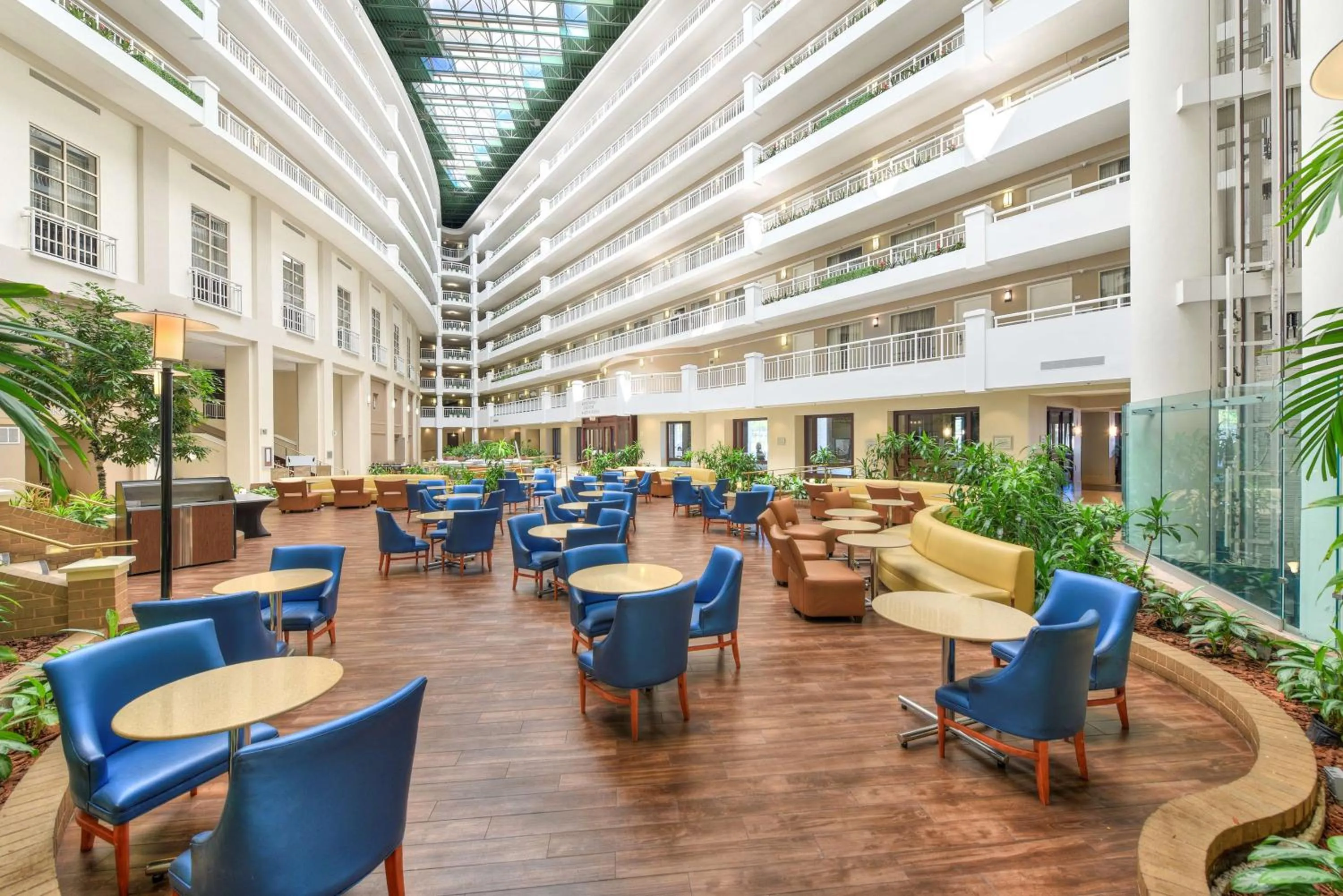 Lobby or reception in Embassy Suites by Hilton Alexandria Old Town