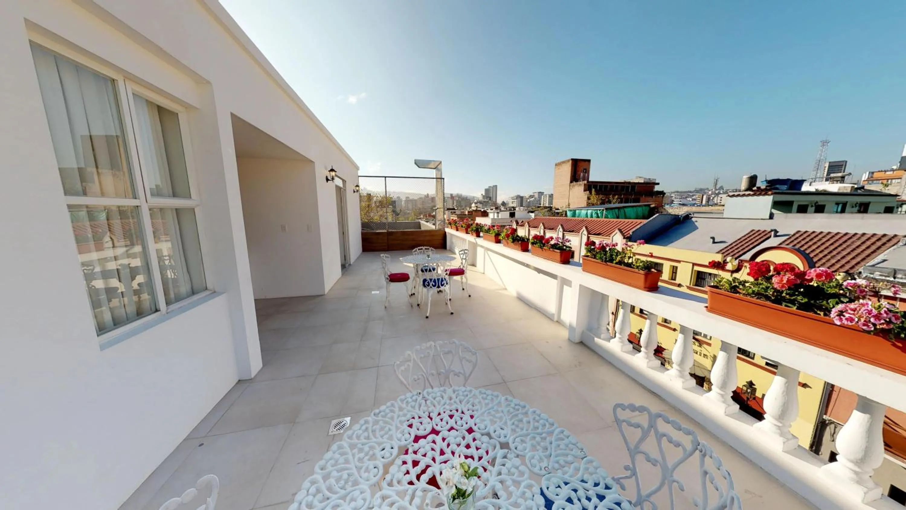 Property building in Hotel Gran Mariscal Quito