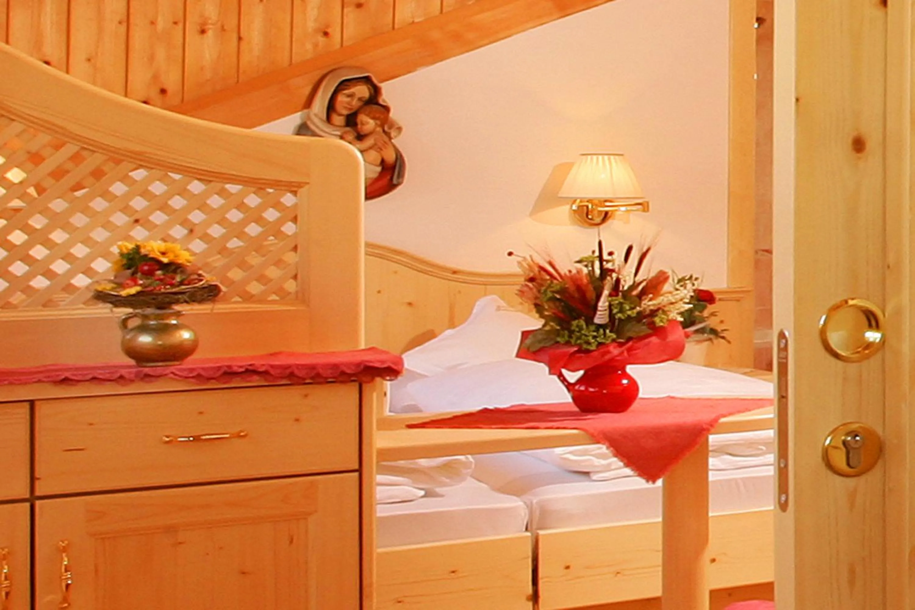 Logo/Certificate/Sign, Bed in Garni B&B Schenk