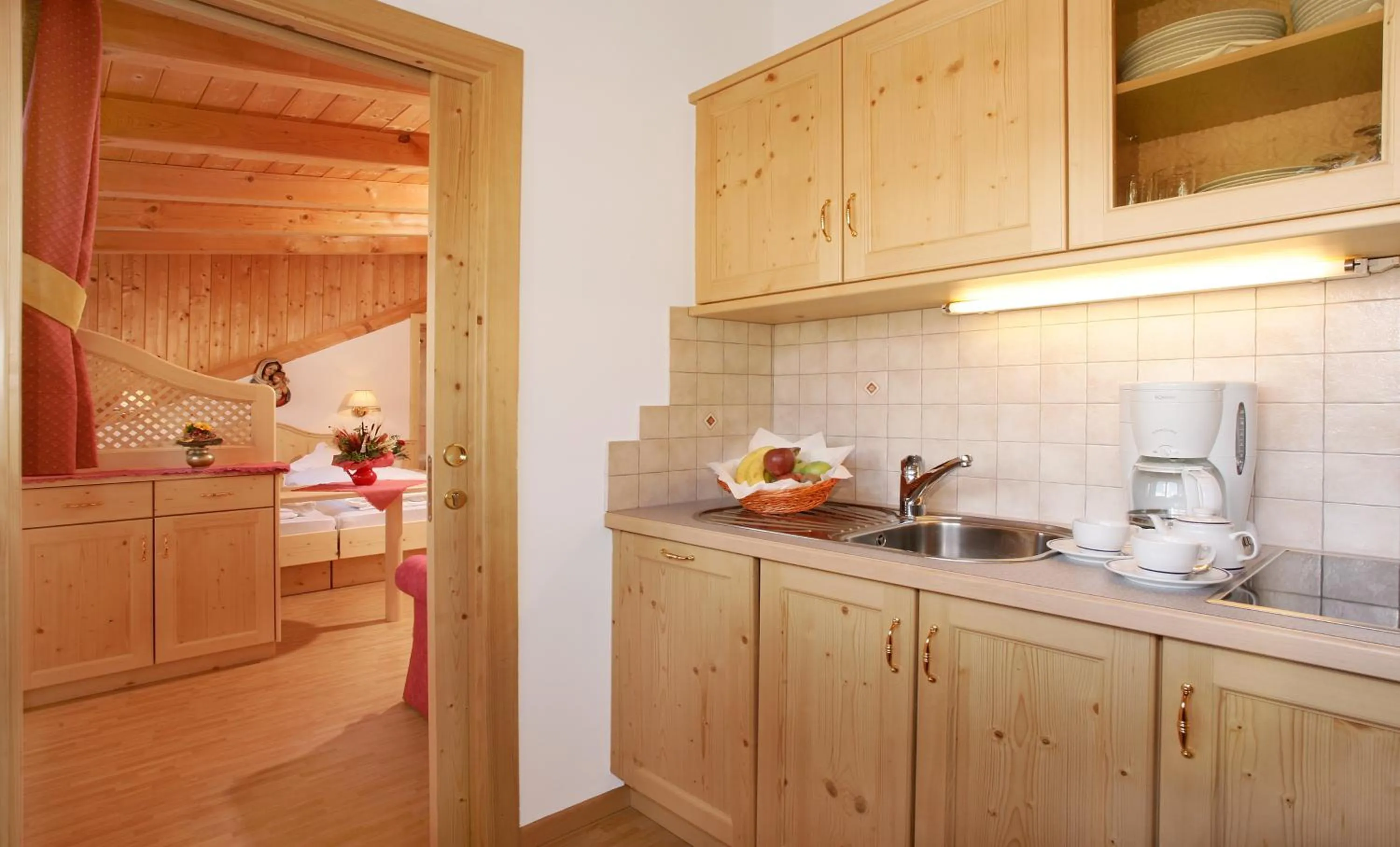 Kitchen or kitchenette in Garni B&B Schenk