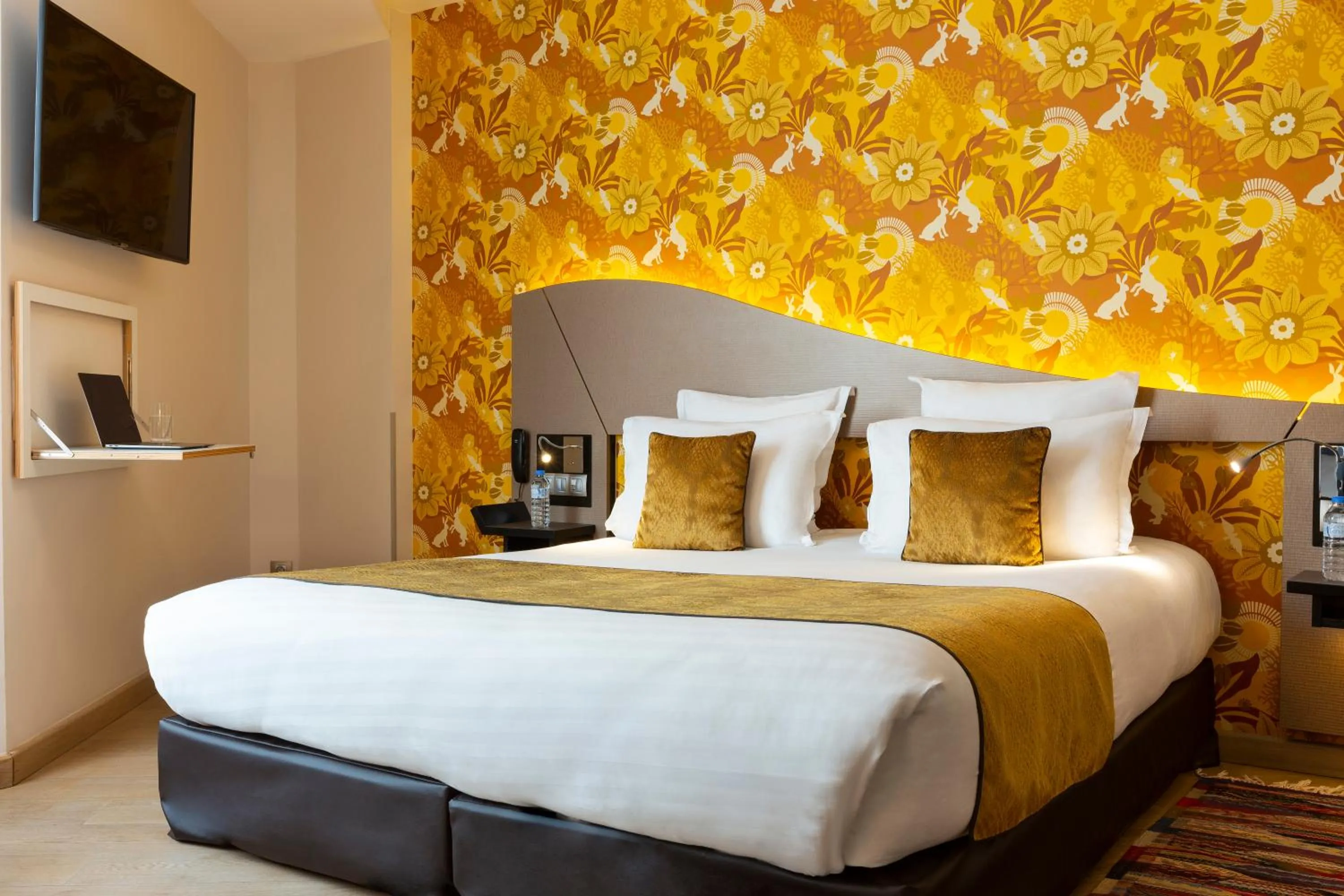 Bedroom, Bed in Hôtel Hor Europe