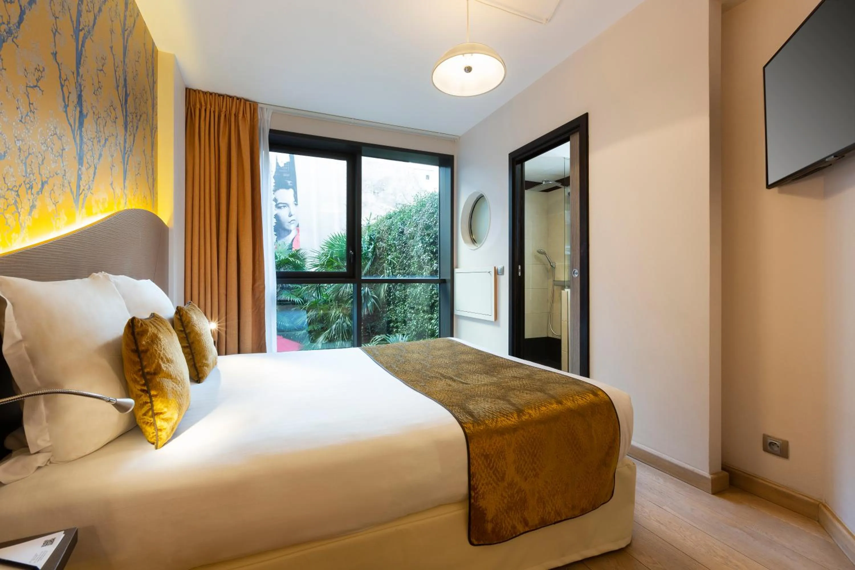 Bedroom, Bed in Hôtel Hor Europe