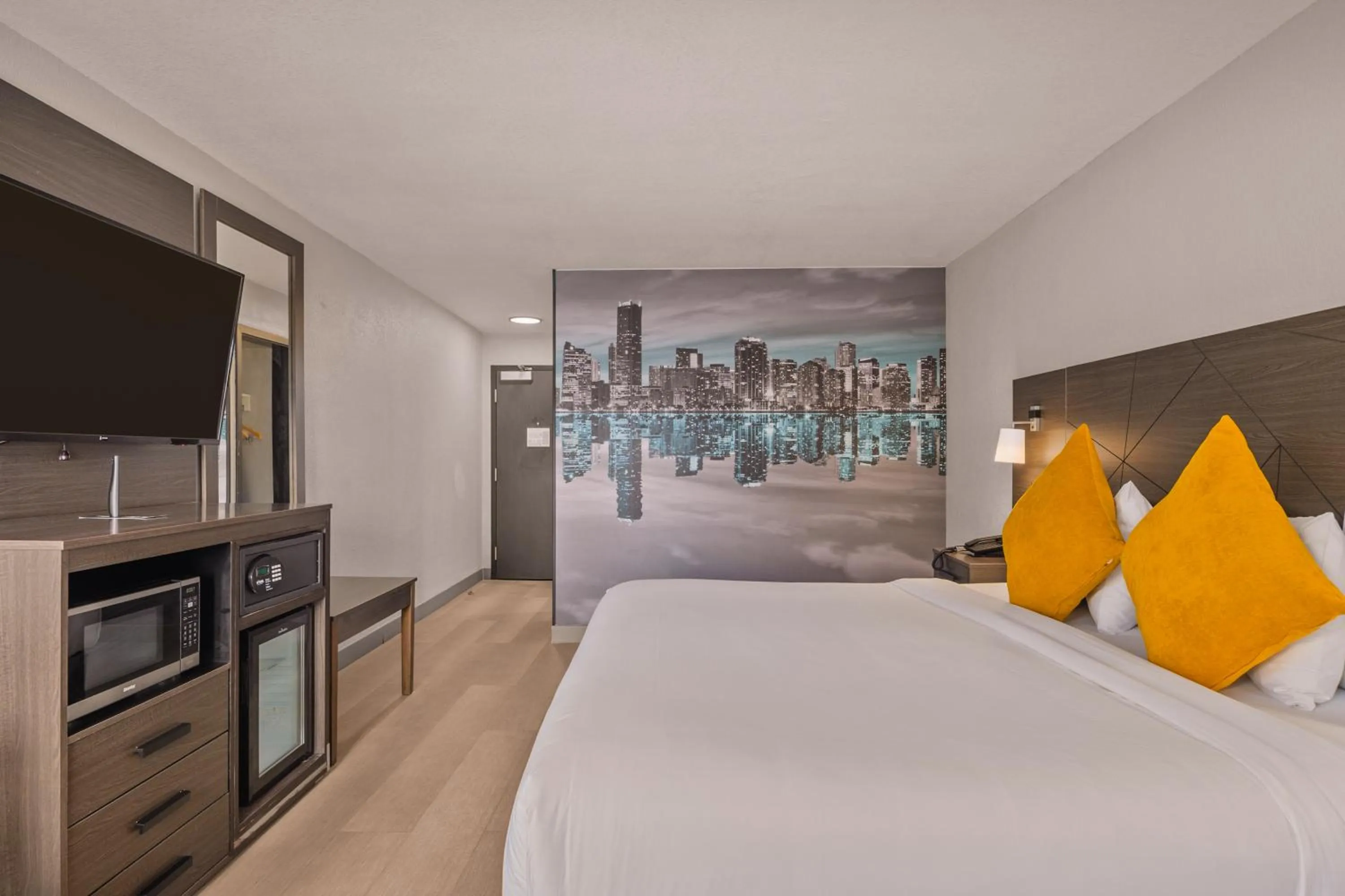 Photo of the whole room, Bed in B&B Hotel Miami Airport