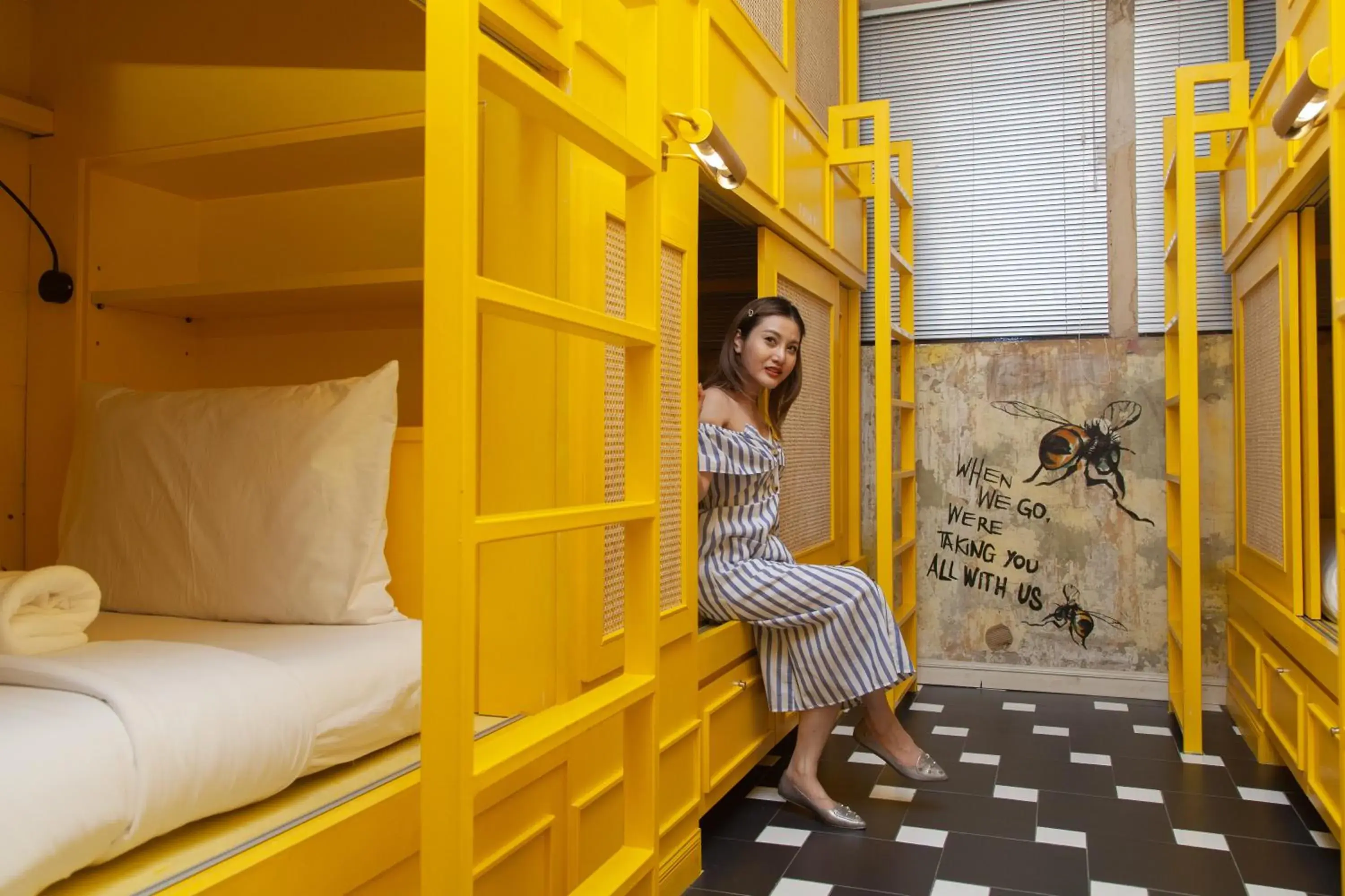 Bed in 8-Bed Dormitory Room in Azure Hostel Bangkok Bed in 8-Bed Dormitory Room in Azure Hostel Bangkok