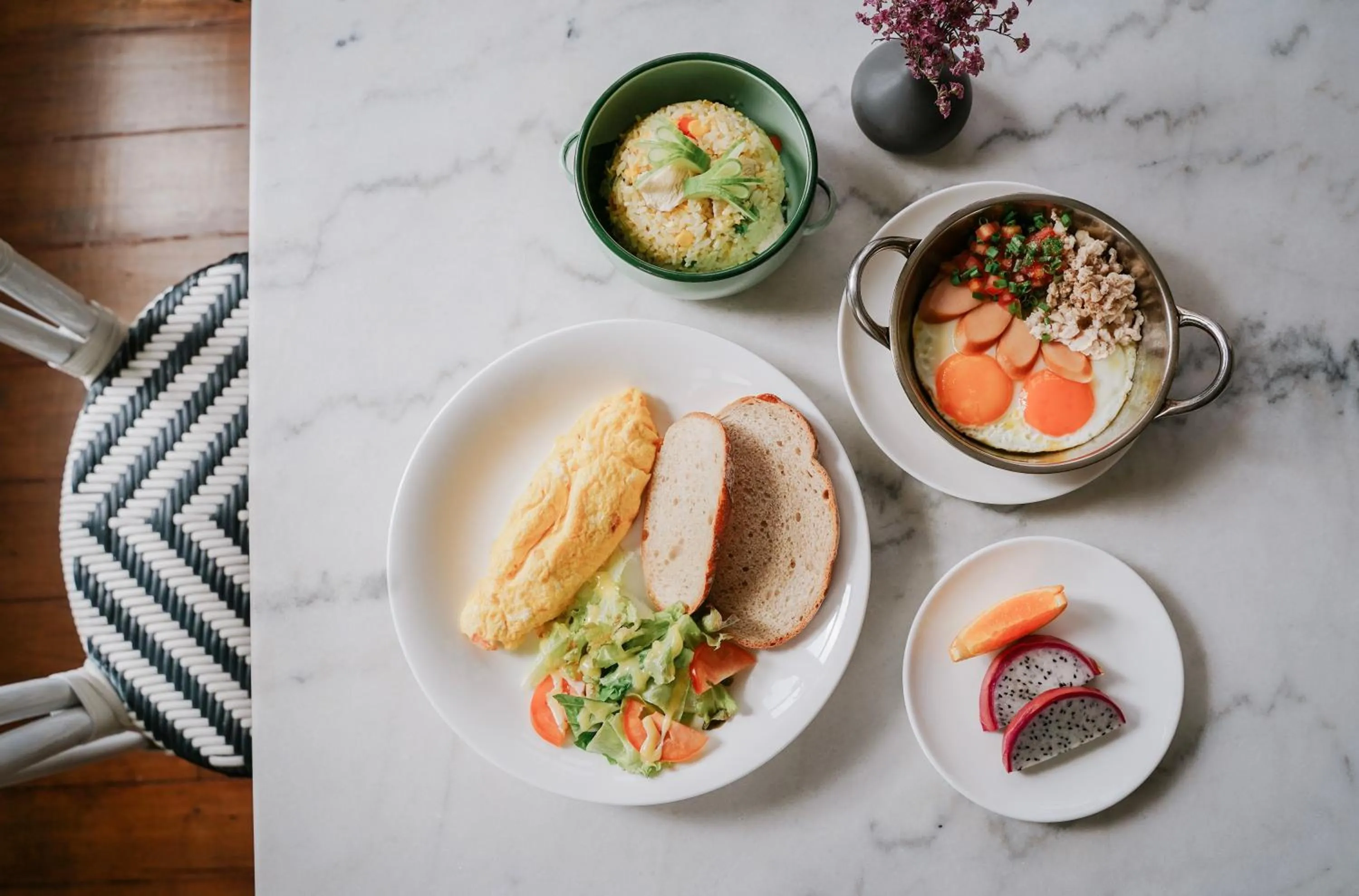 Food and drinks in Azure Hostel Bangkok