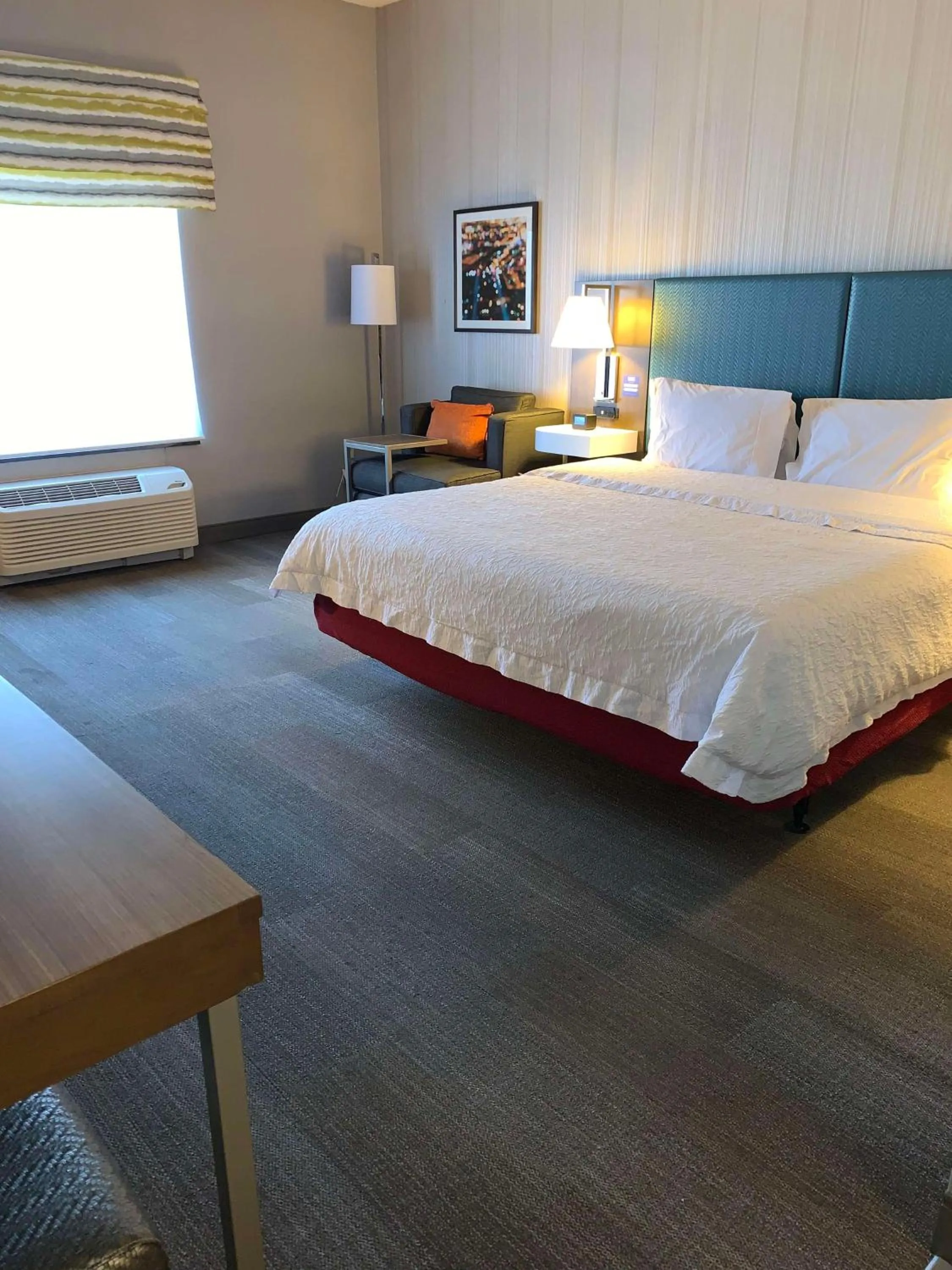 Photo of the whole room, Bed in Hampton Inn & Suites Carson City