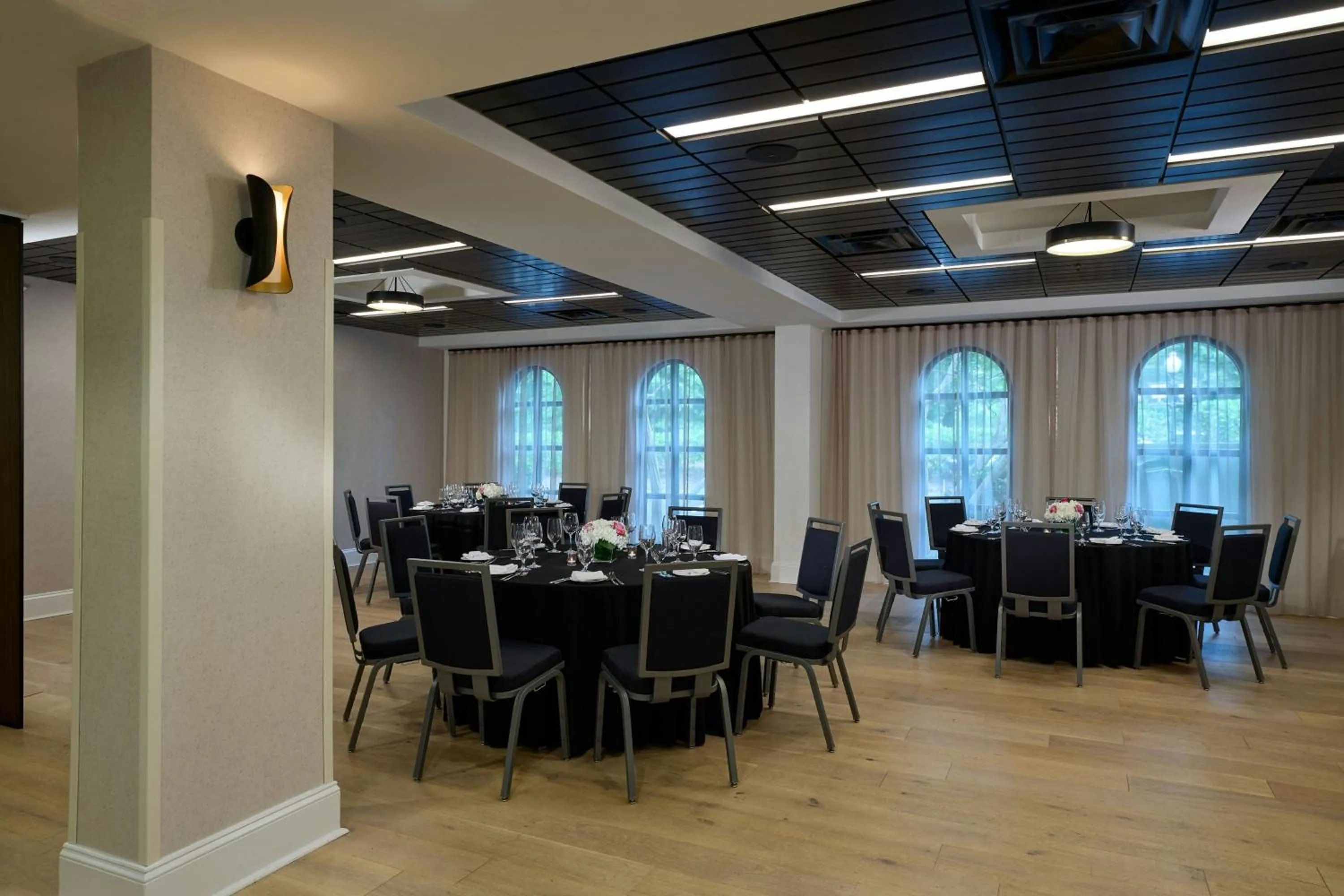 Lounge or bar in The Siena Hotel, Autograph Collection