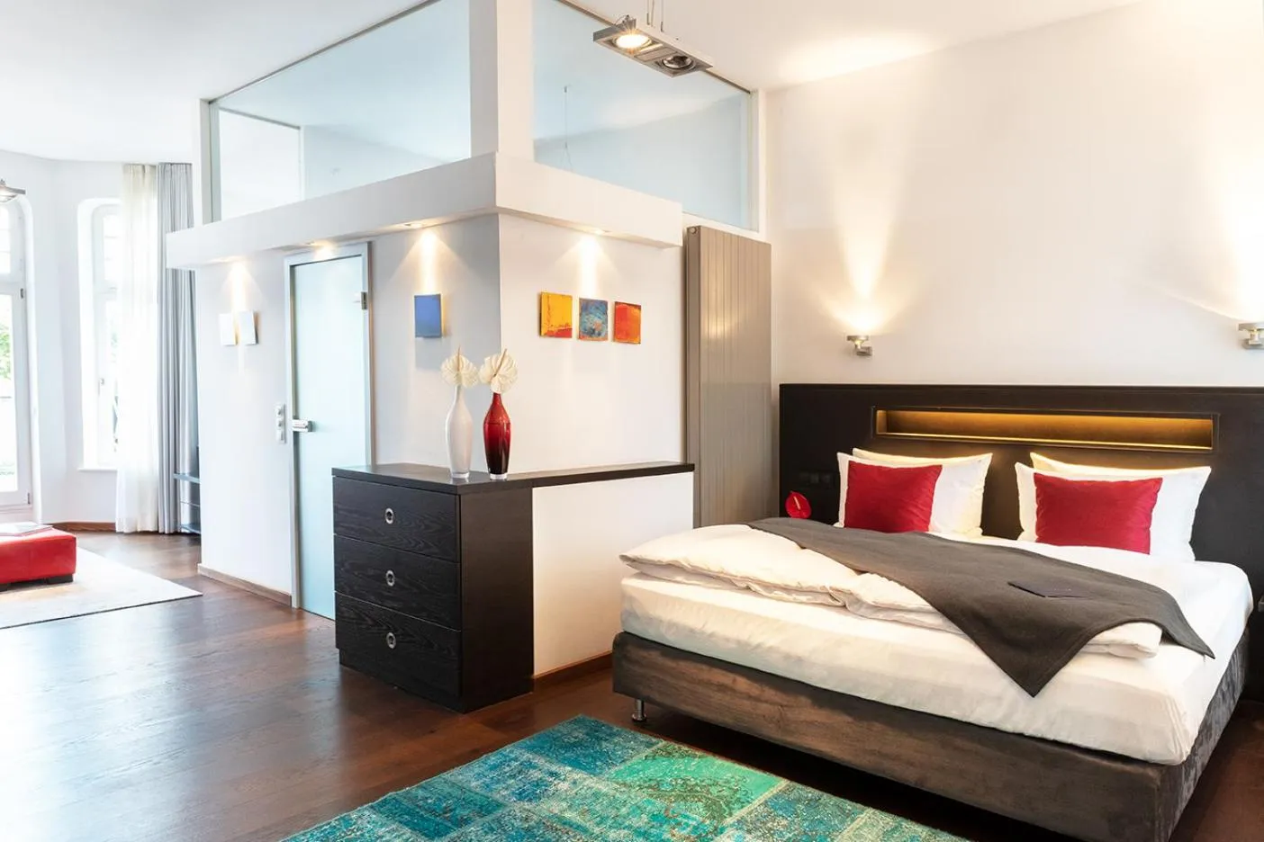 Photo of the whole room, Bed in niXe Boutiquehotel & Spa