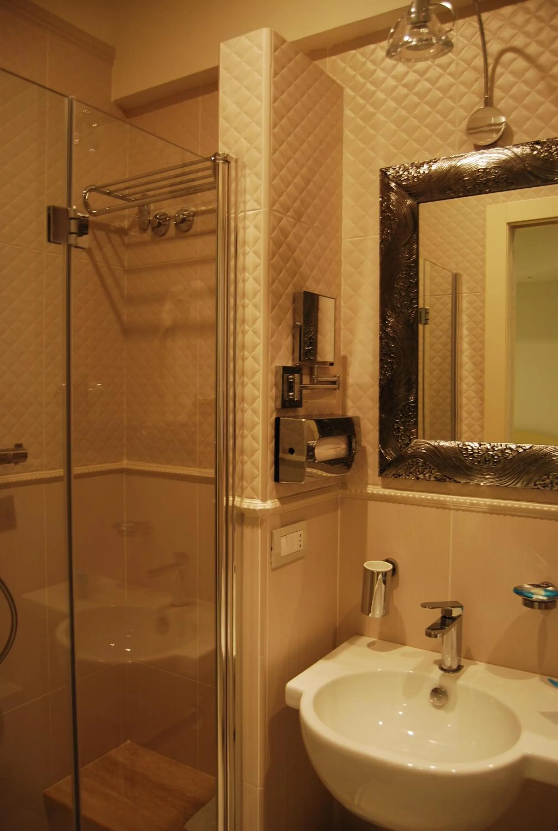 Shower in Hotel Bahia