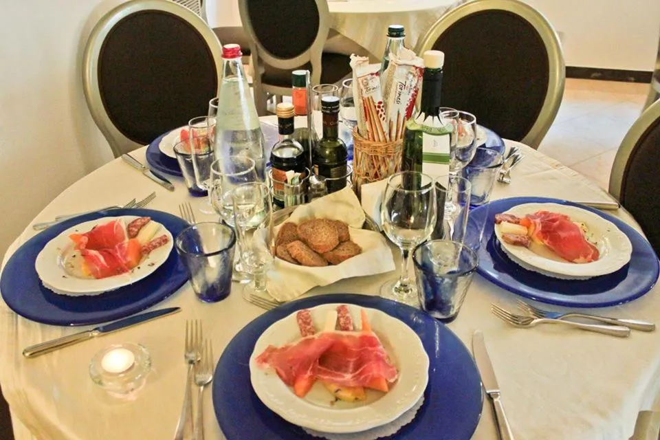 Food and drinks in Hotel Bahia