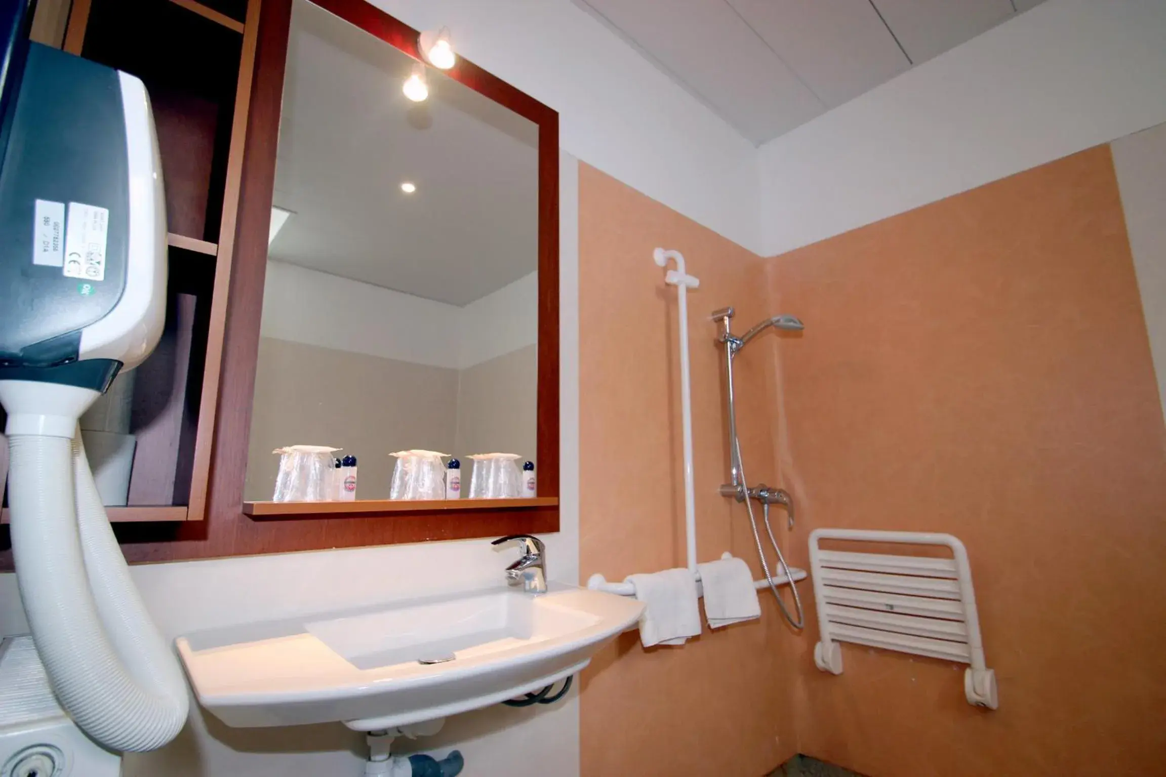 Single Room in Hotel Florence Single Room in Hotel Florence