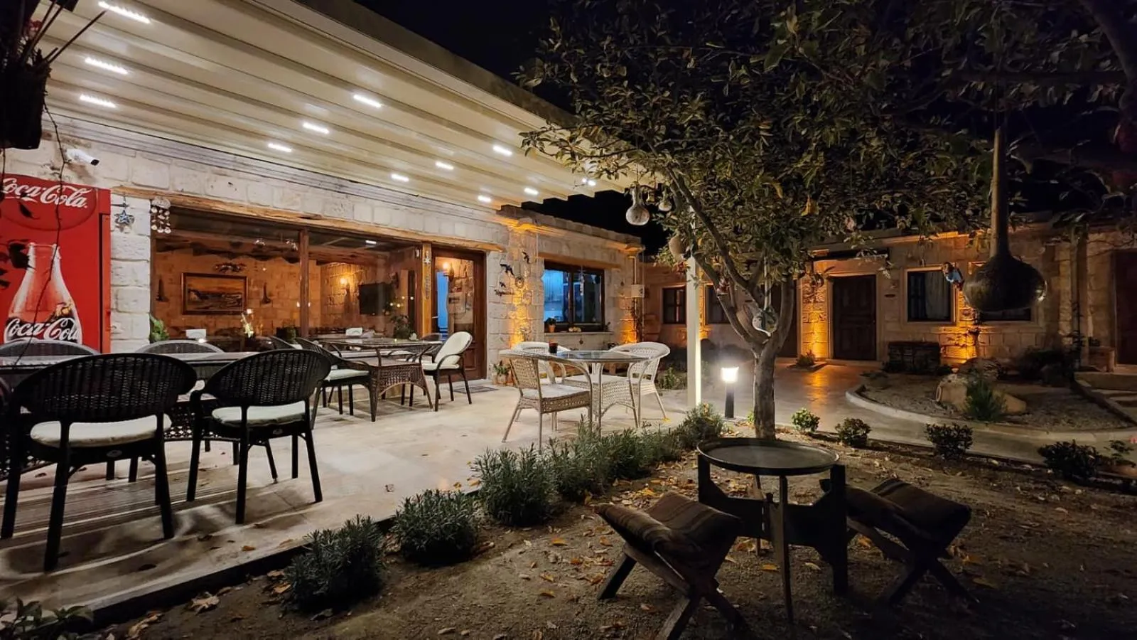 Restaurant/places to eat in Yıldız Hotel