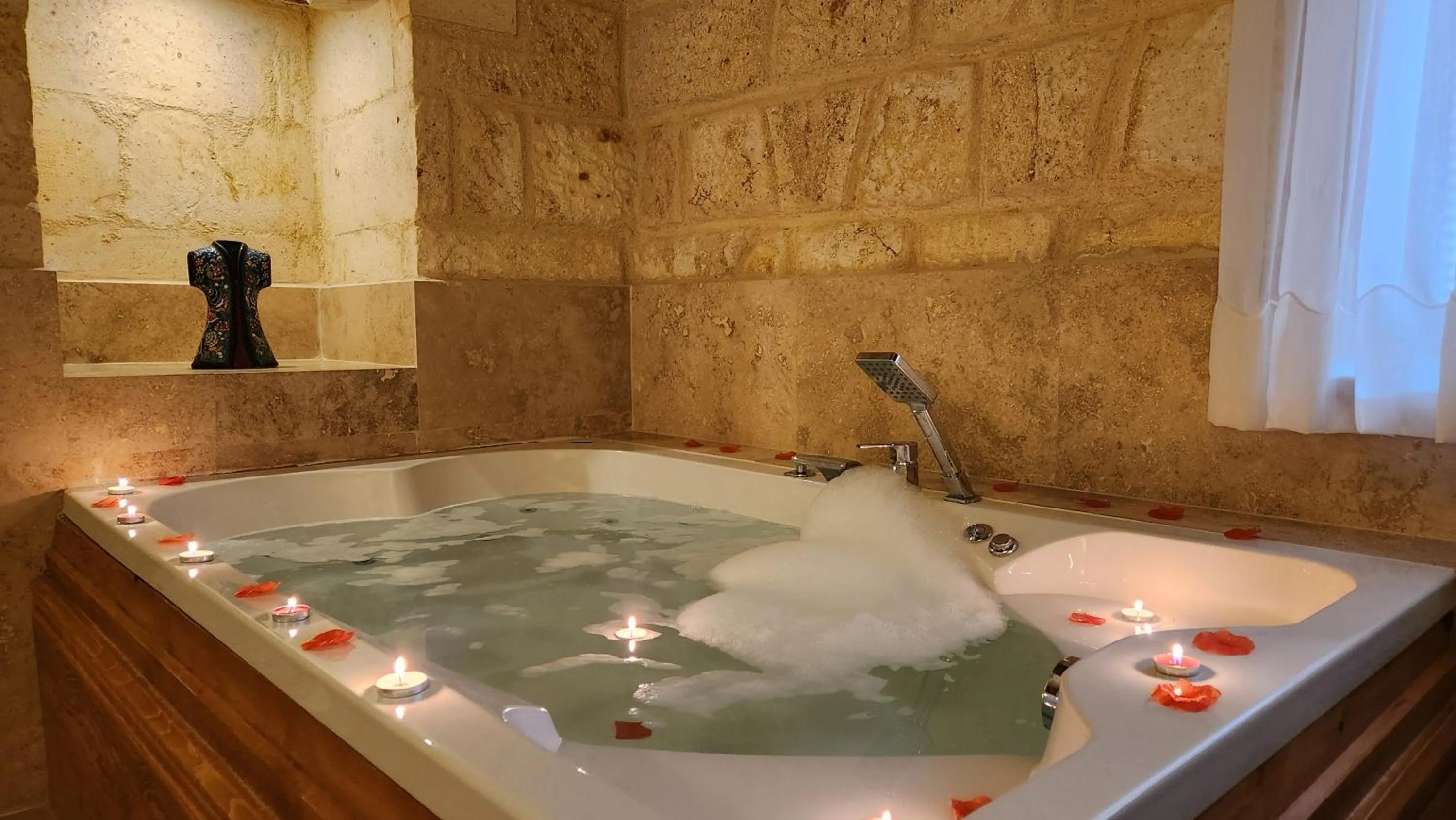 Photo of the whole room in Yıldız Hotel