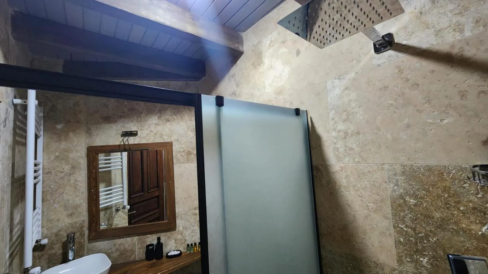 Shower in Yıldız Hotel