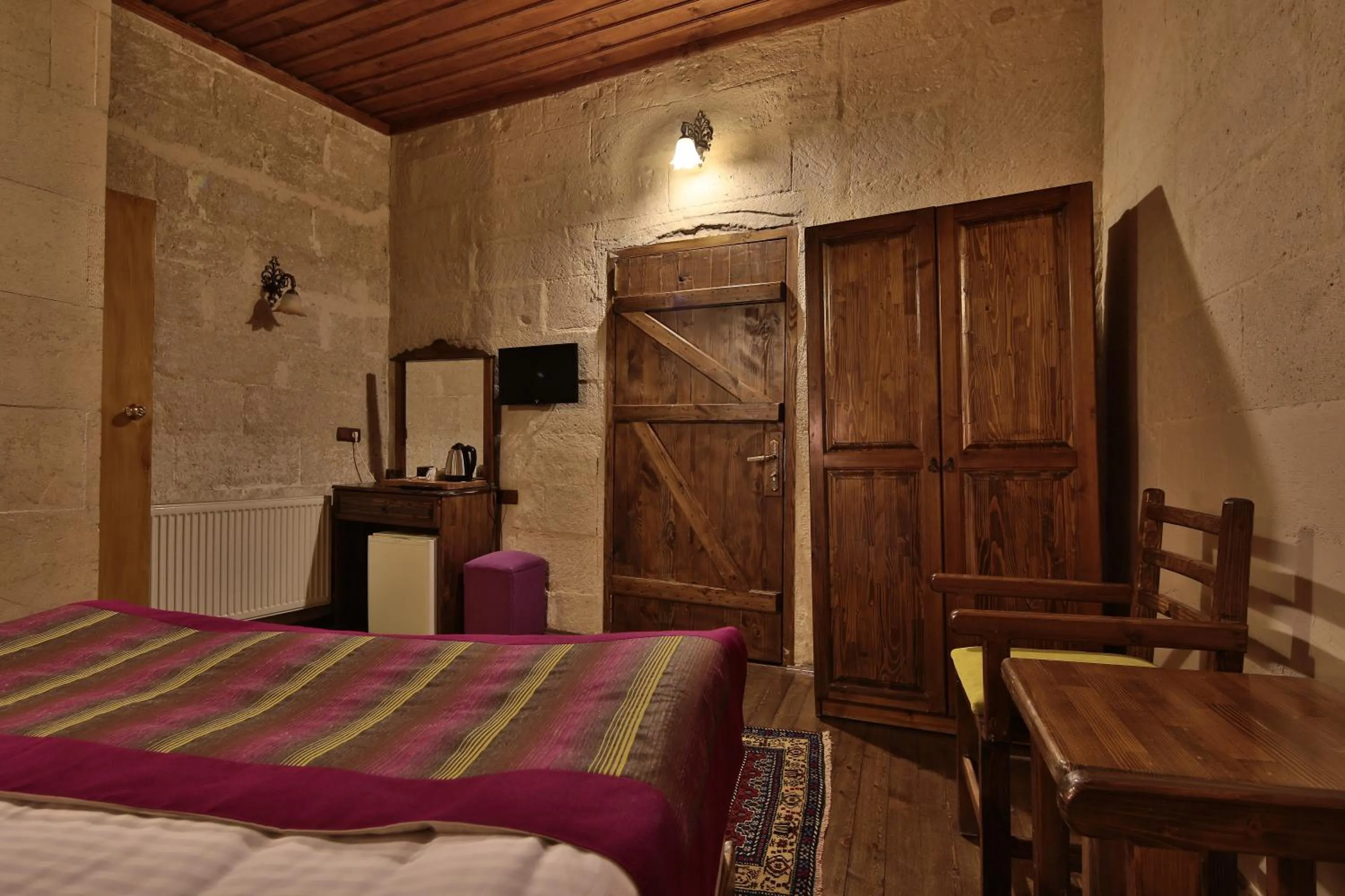 Photo of the whole room, Bed in Elif Stone House