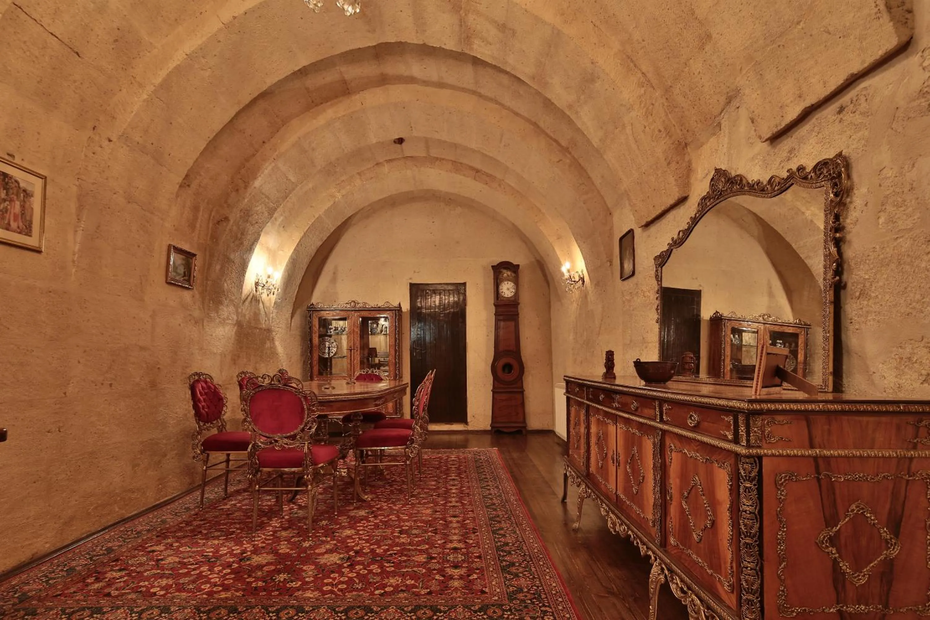 Restaurant/places to eat in Elif Stone House