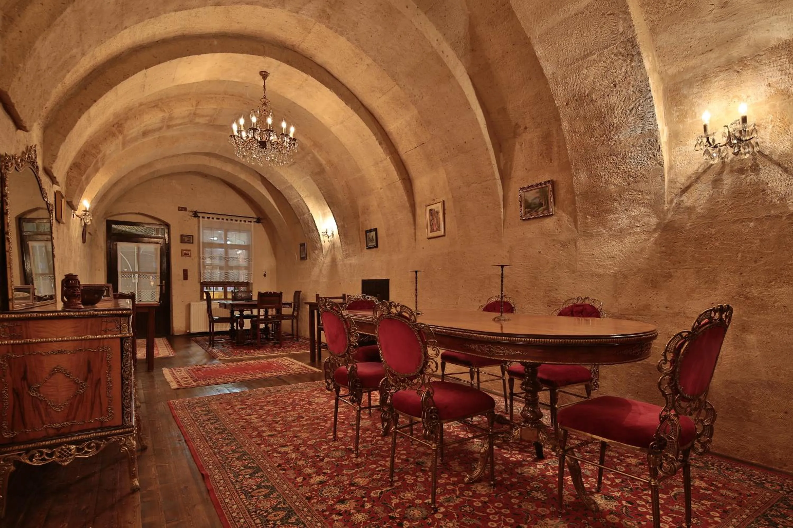 Restaurant/places to eat in Elif Stone House