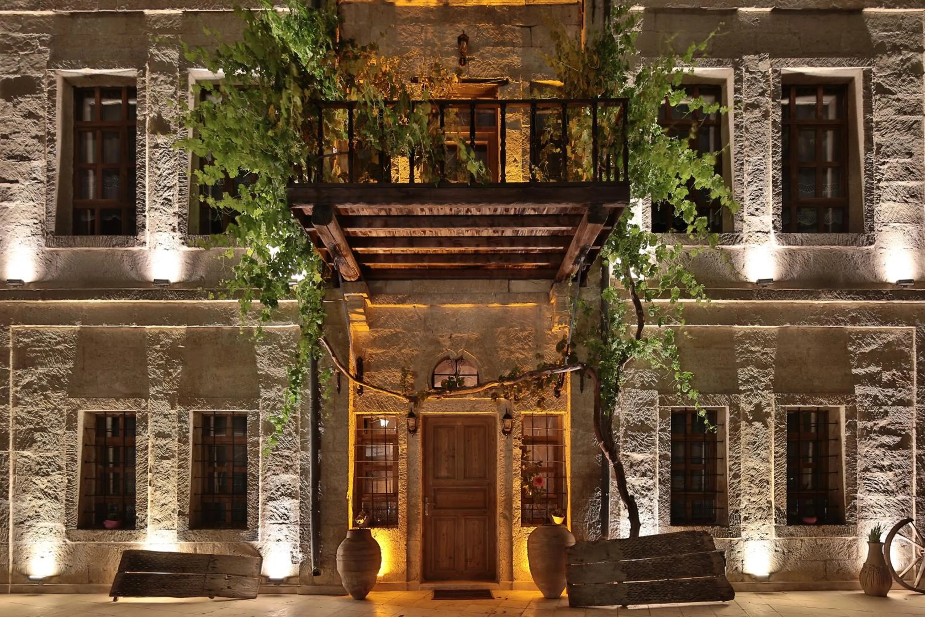 Facade/entrance in Elif Stone House