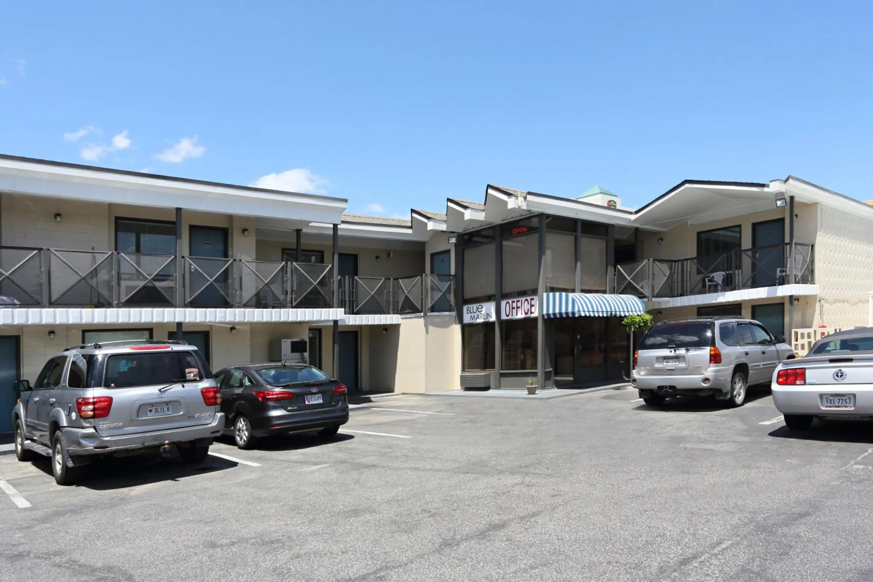 Property building in Blue Marlin Motel