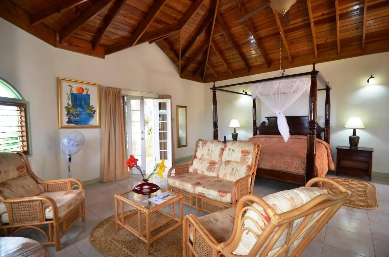 Photo of the whole room in Pimento Lodge Resort