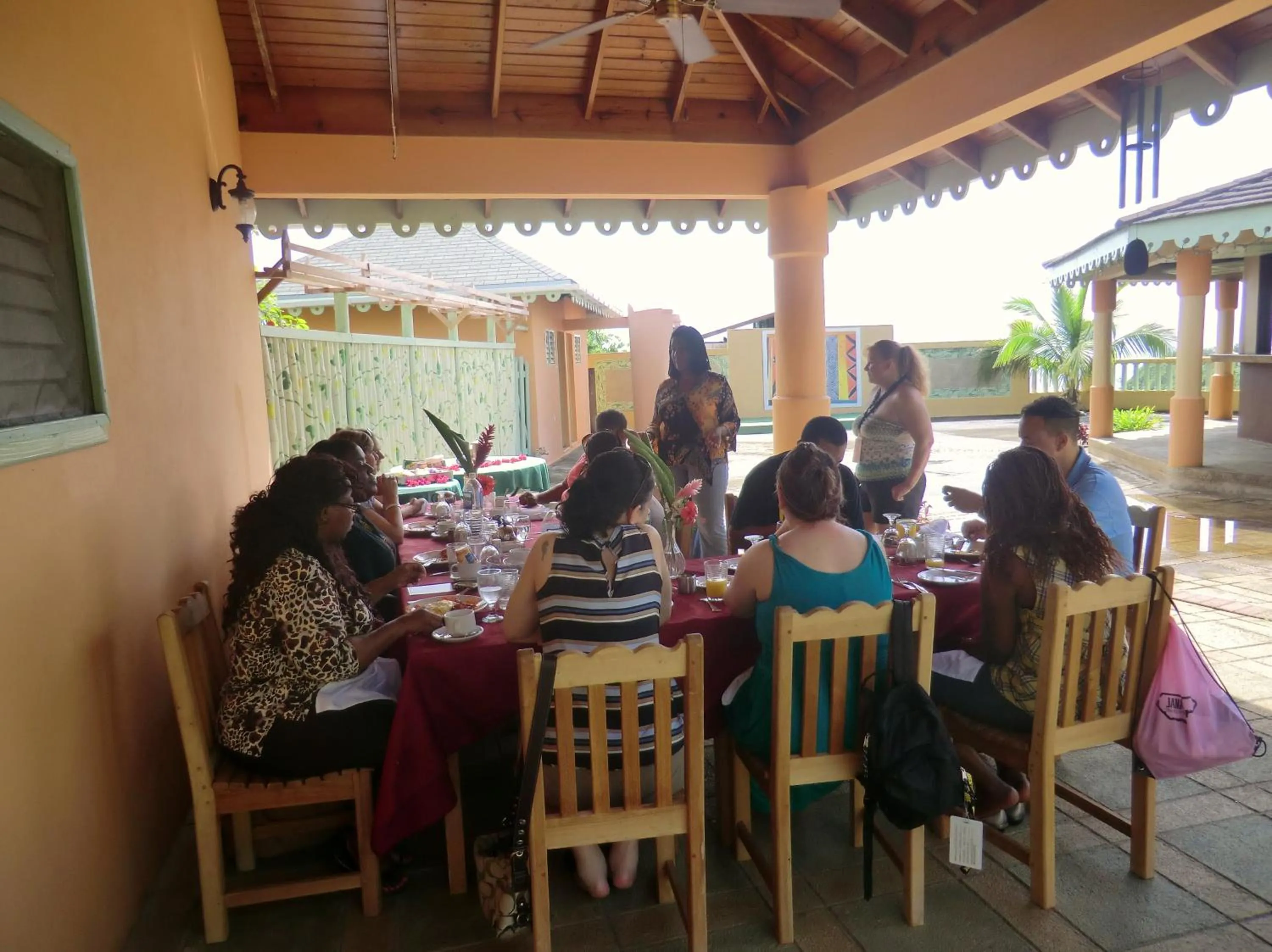 Restaurant/places to eat in Pimento Lodge Resort