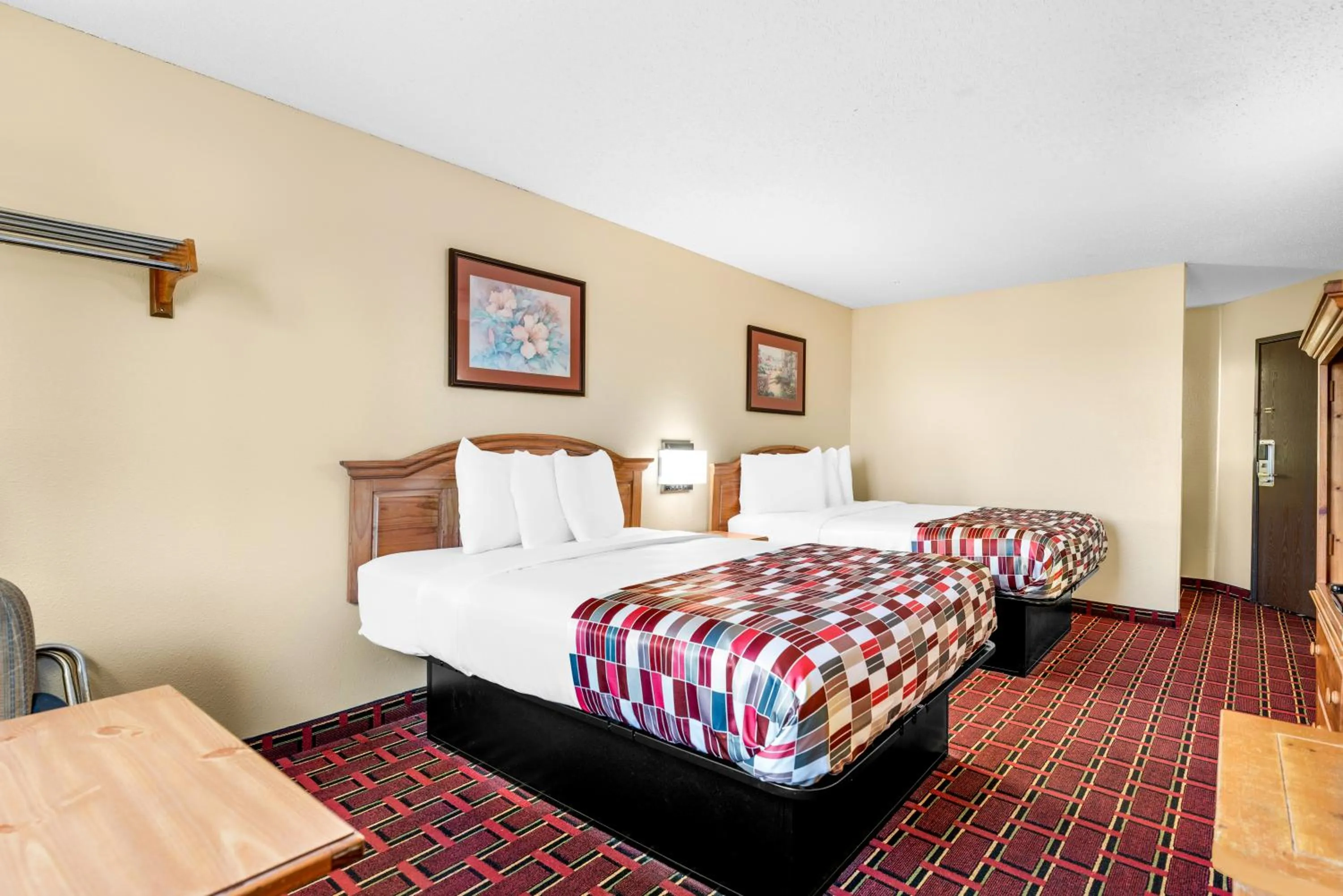 Bed in Americas Best Value Inn Decatur