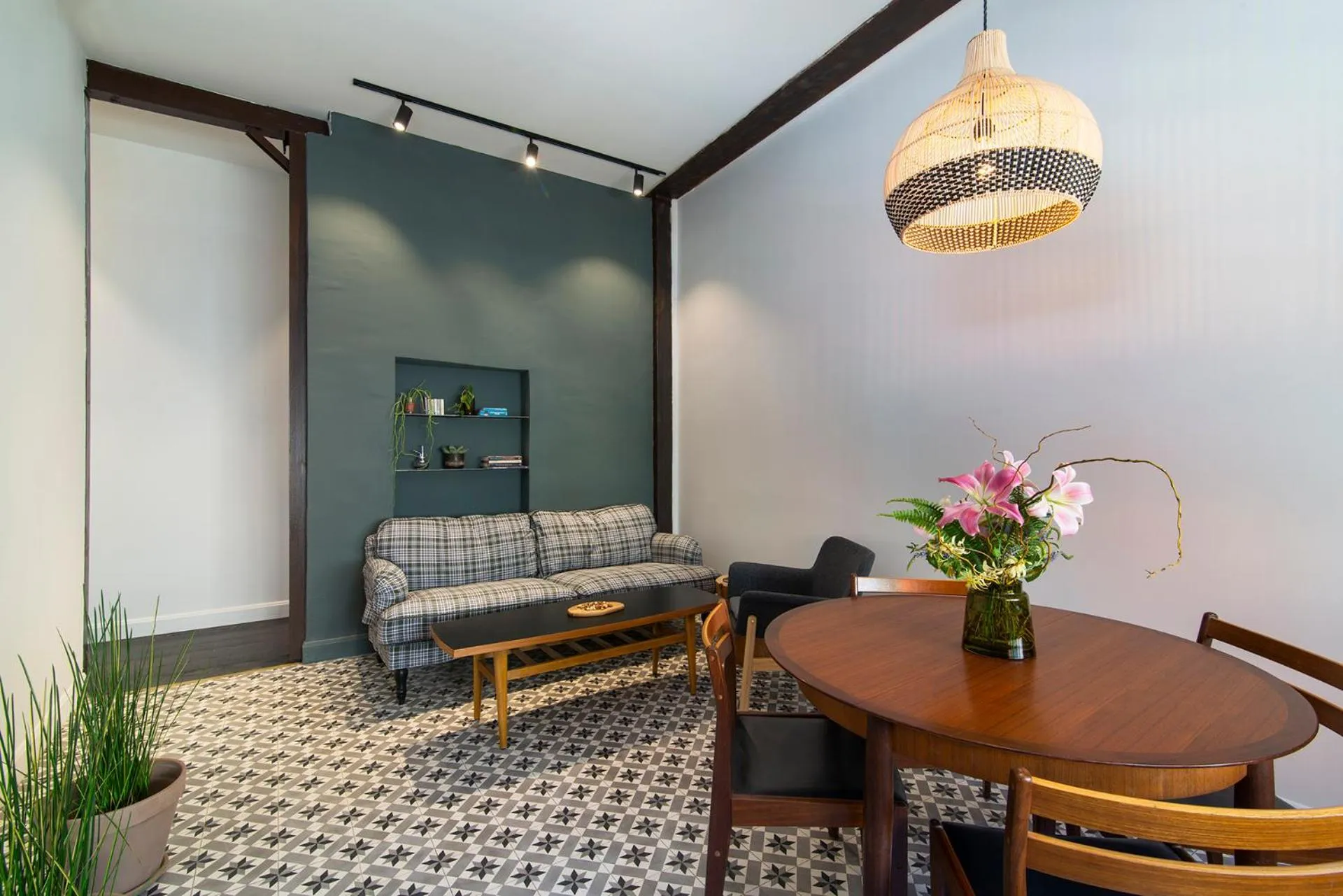 Seating area in Oliver