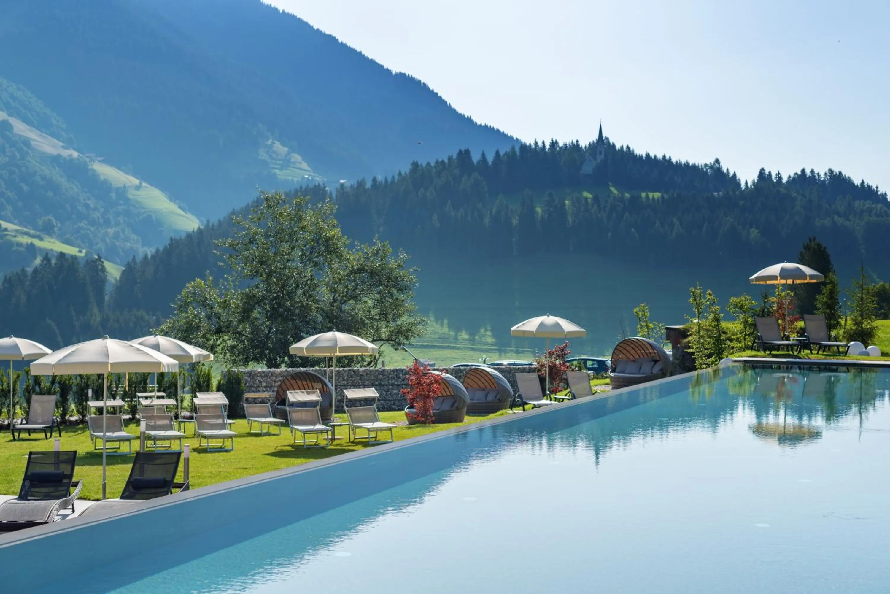 Swimming pool in Hotel Sonklarhof