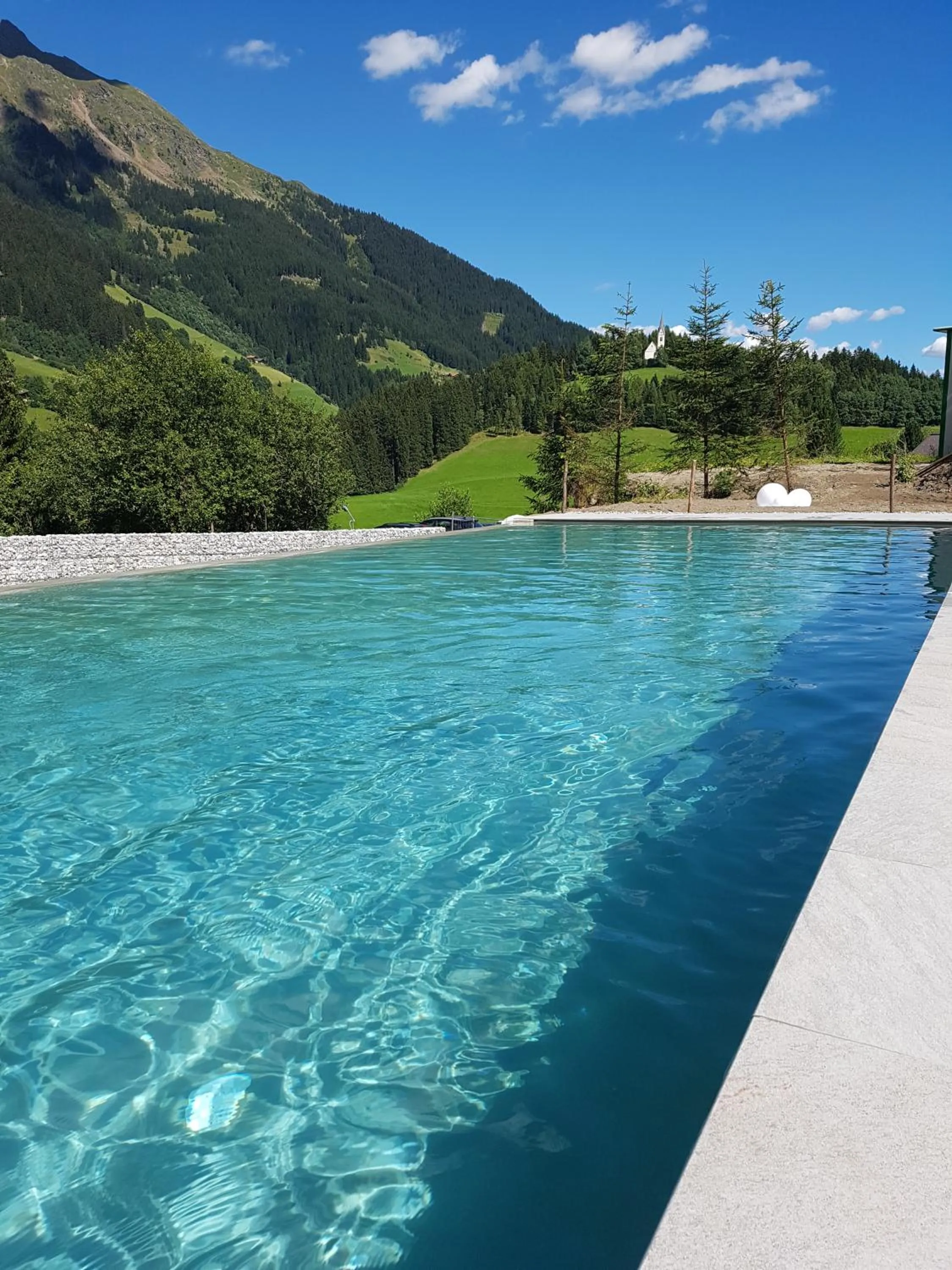 Swimming pool in Hotel Sonklarhof