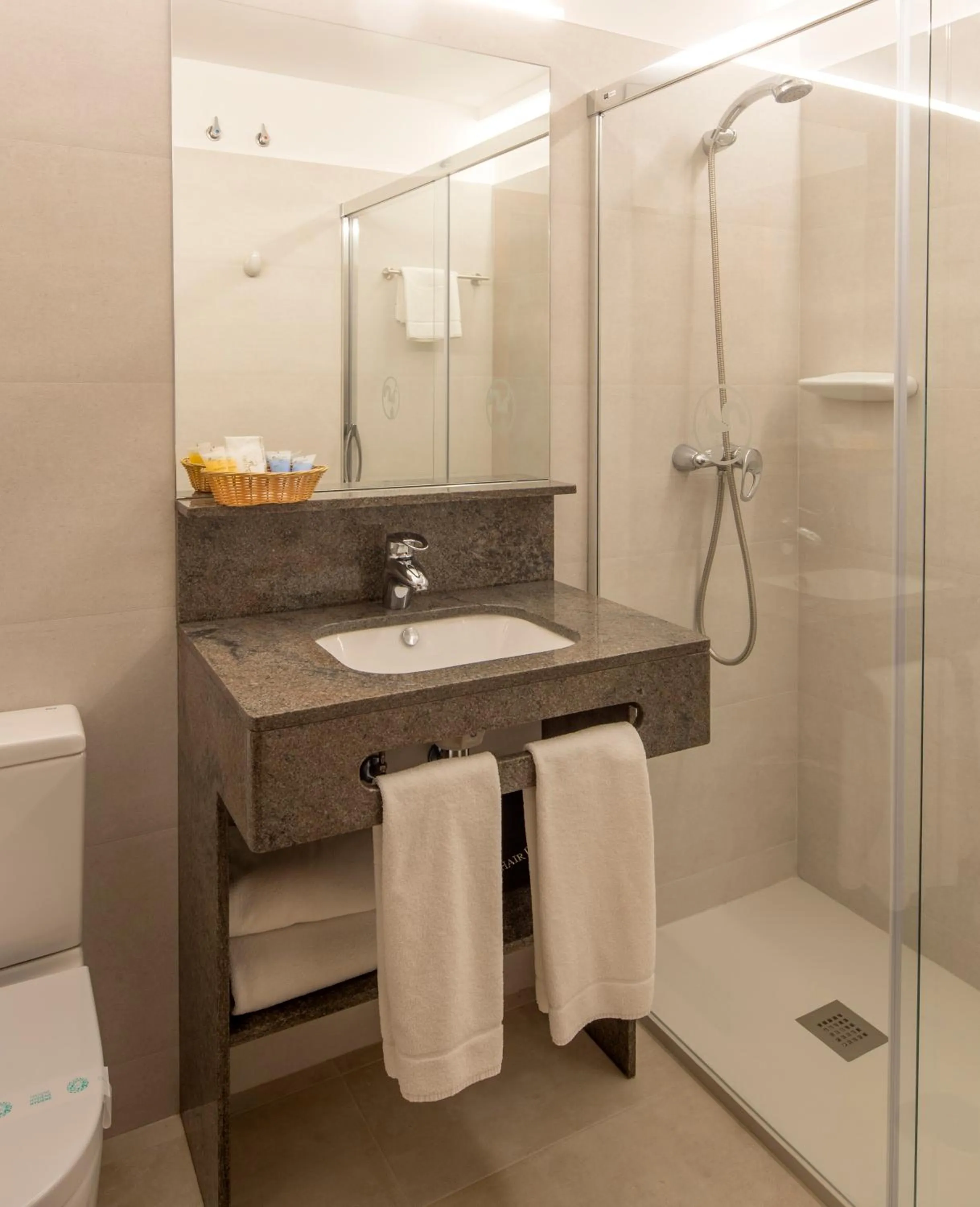 Bathroom in Hotel Real Colegiata San Isidoro