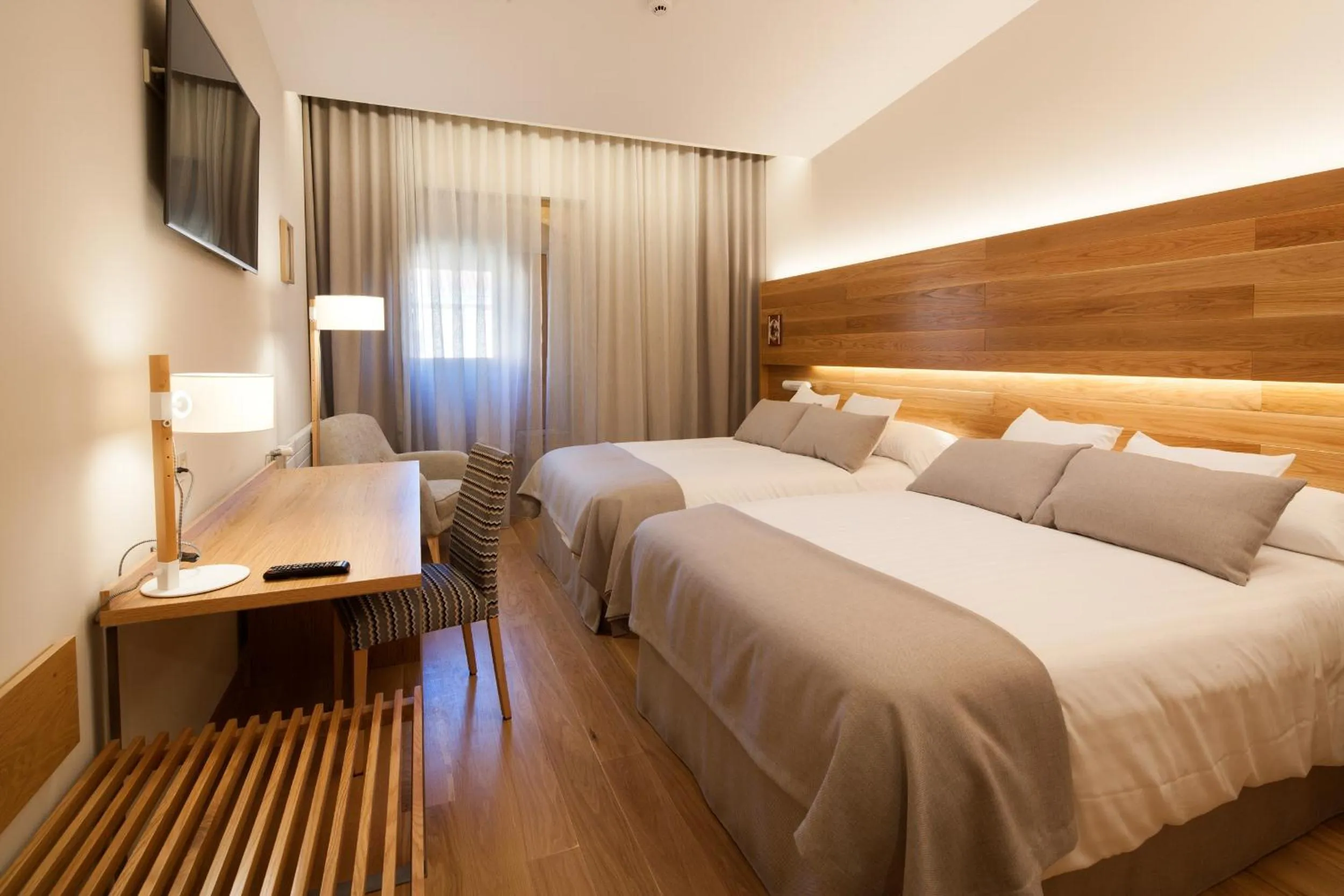 Bedroom, Bed in Hotel Real Colegiata San Isidoro