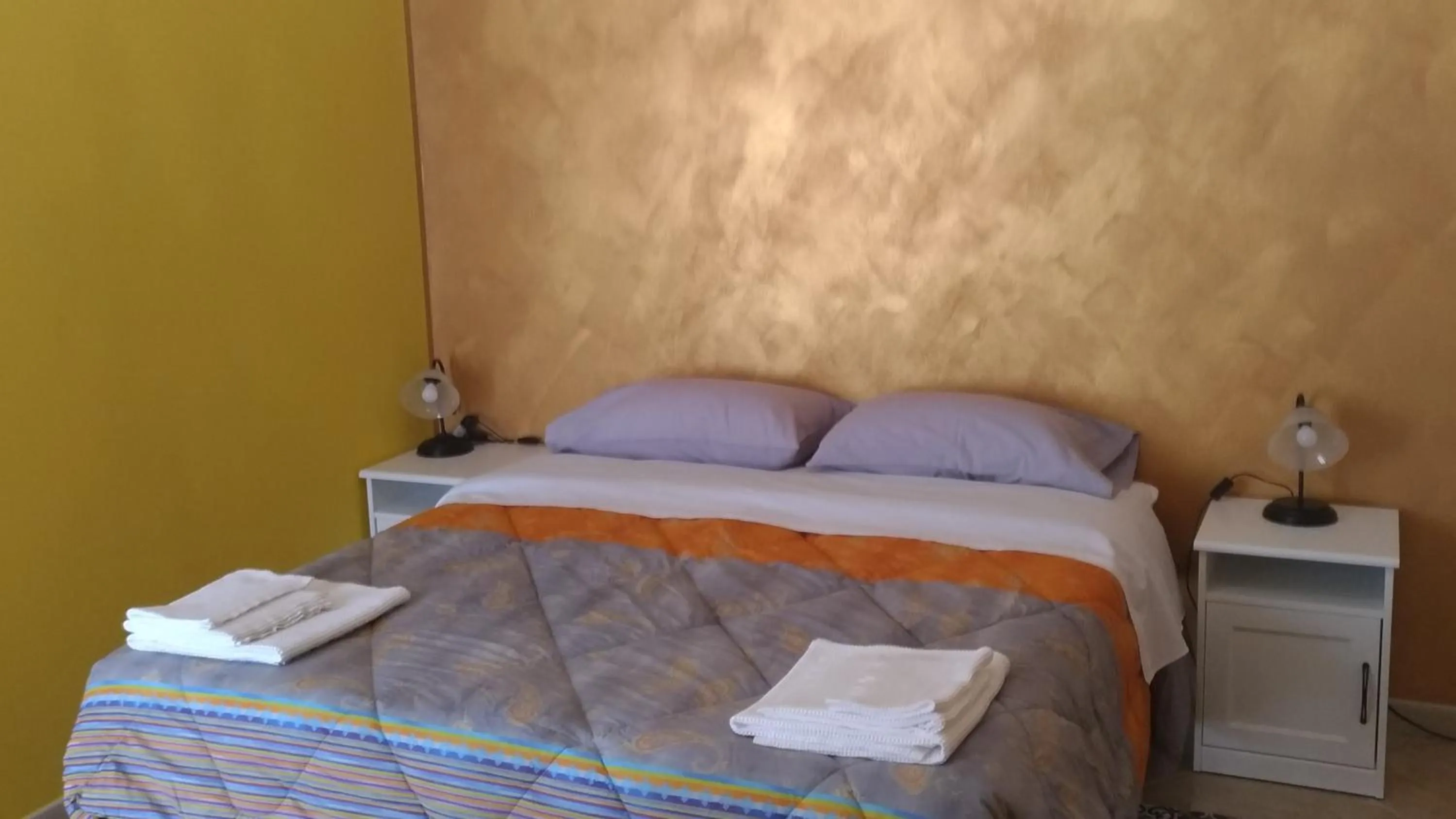 Bed in B&B Il girasole - A casa di Ale