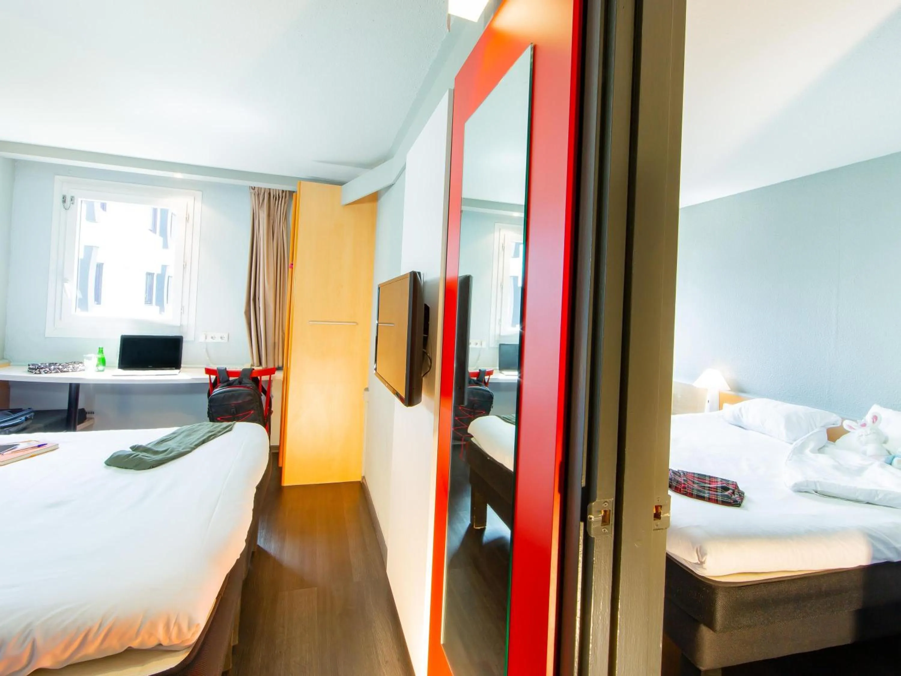Bedroom, Bed in ibis Mulhouse Ile Napoleon
