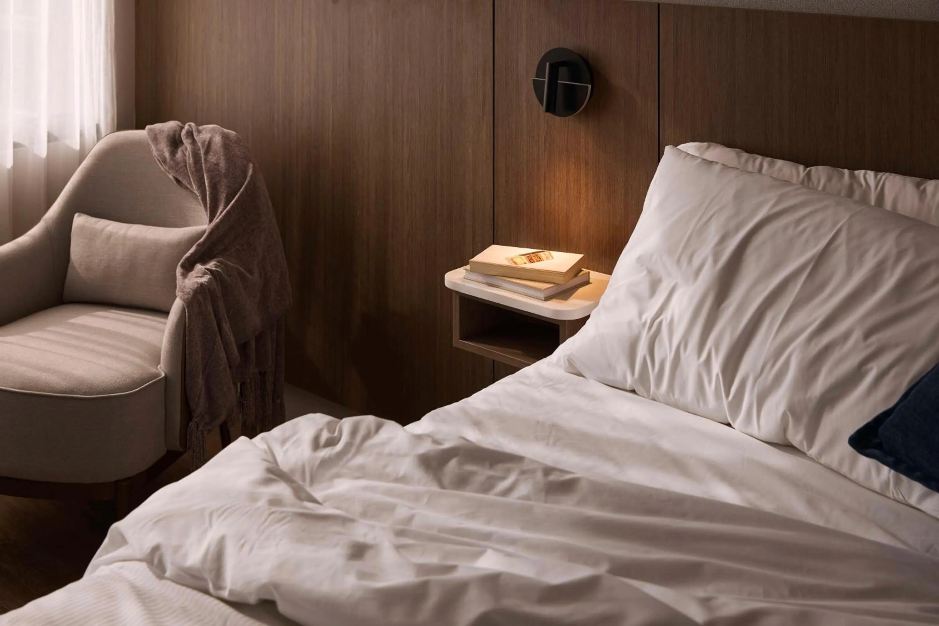 Bedroom, Bed in Rydges North Sydney