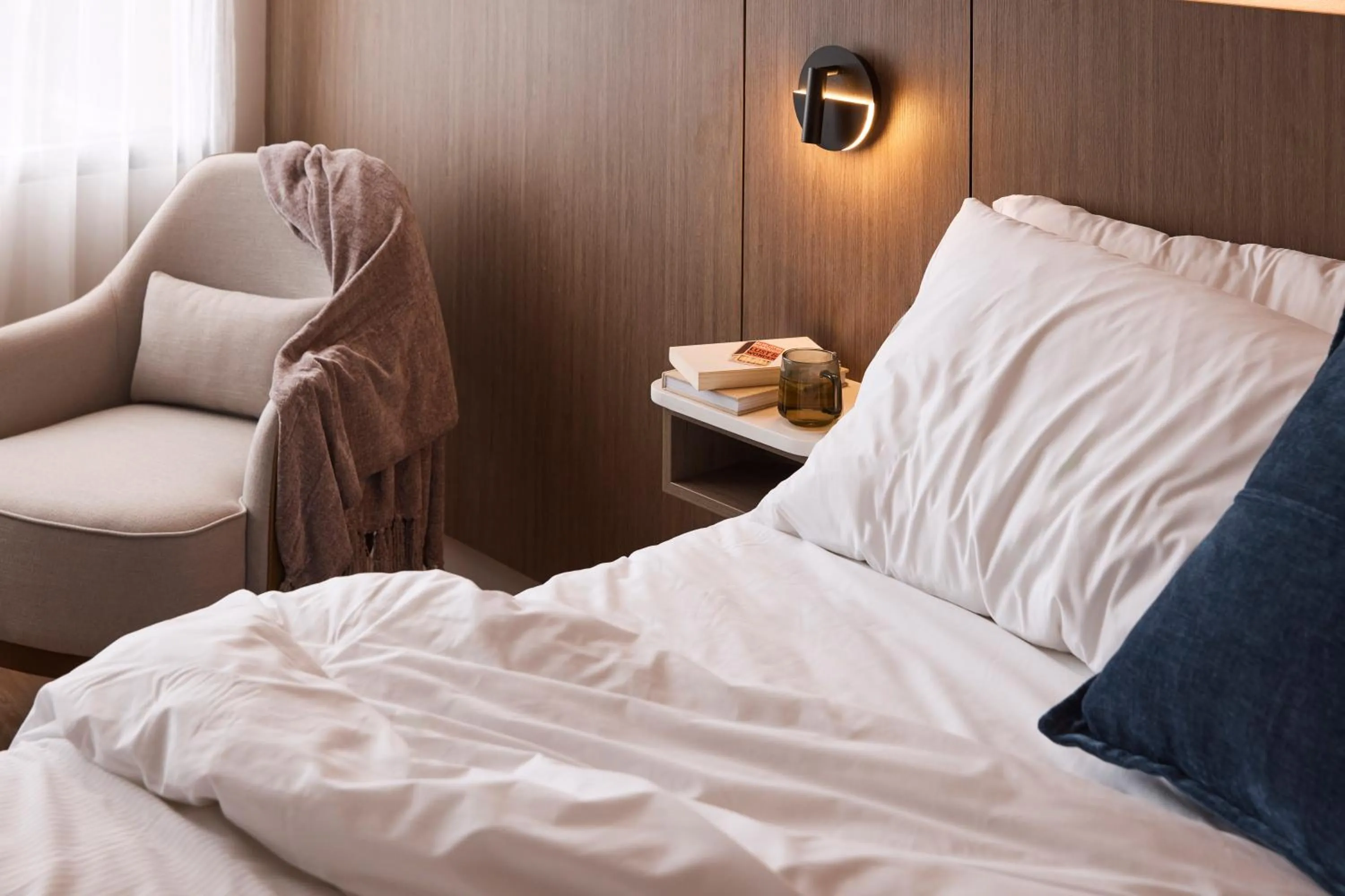 Bed in Rydges North Sydney