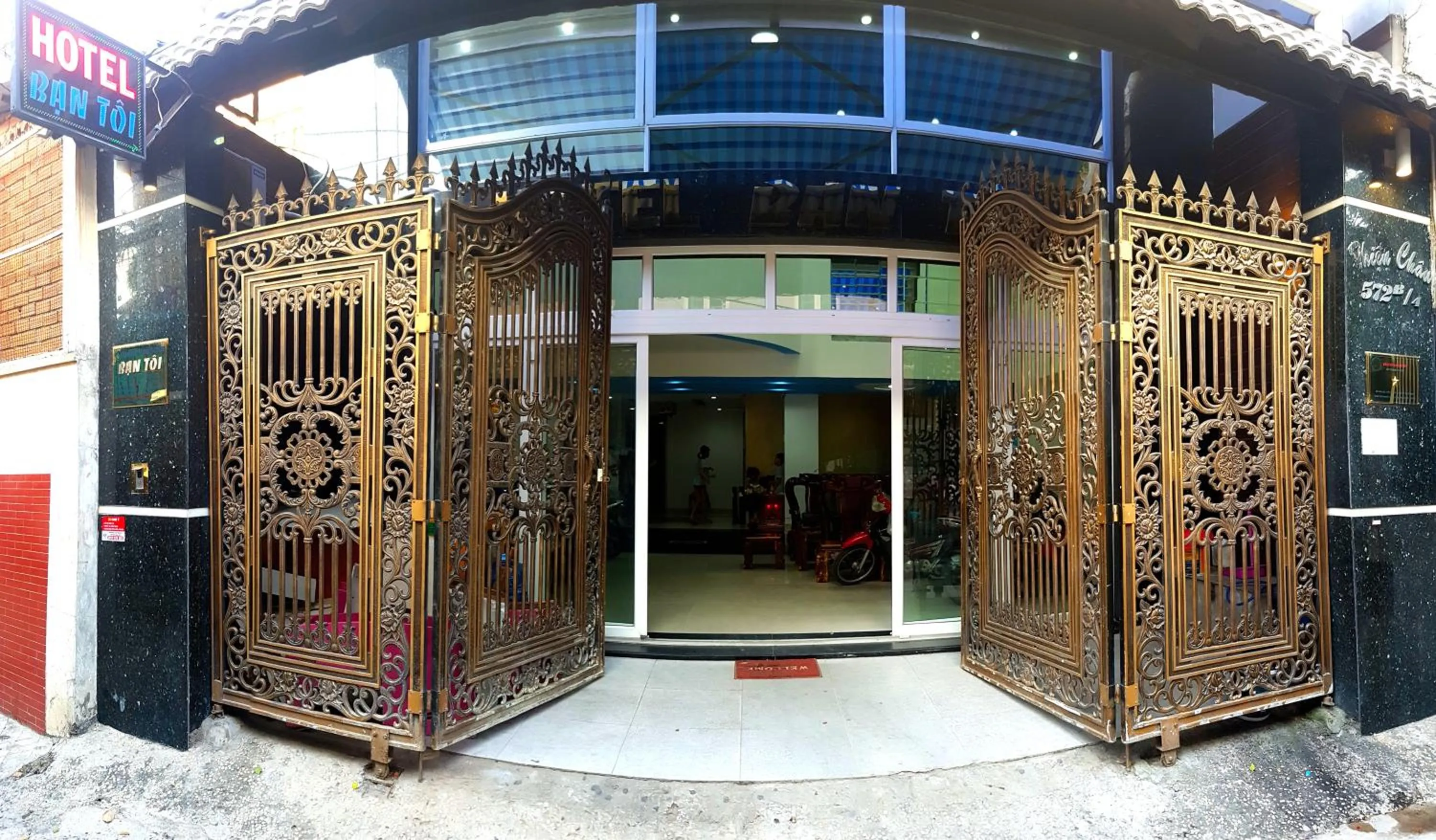 Facade/entrance in My Friends Hotel