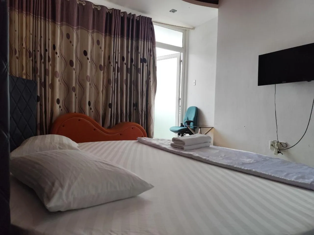 Bed in My Friends Hotel