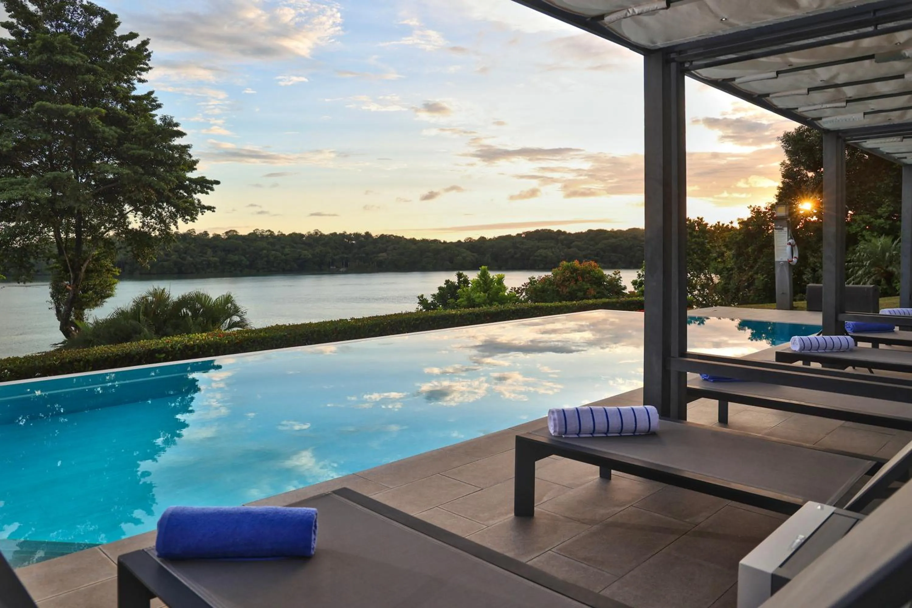 Pool view in Bocas del Mar