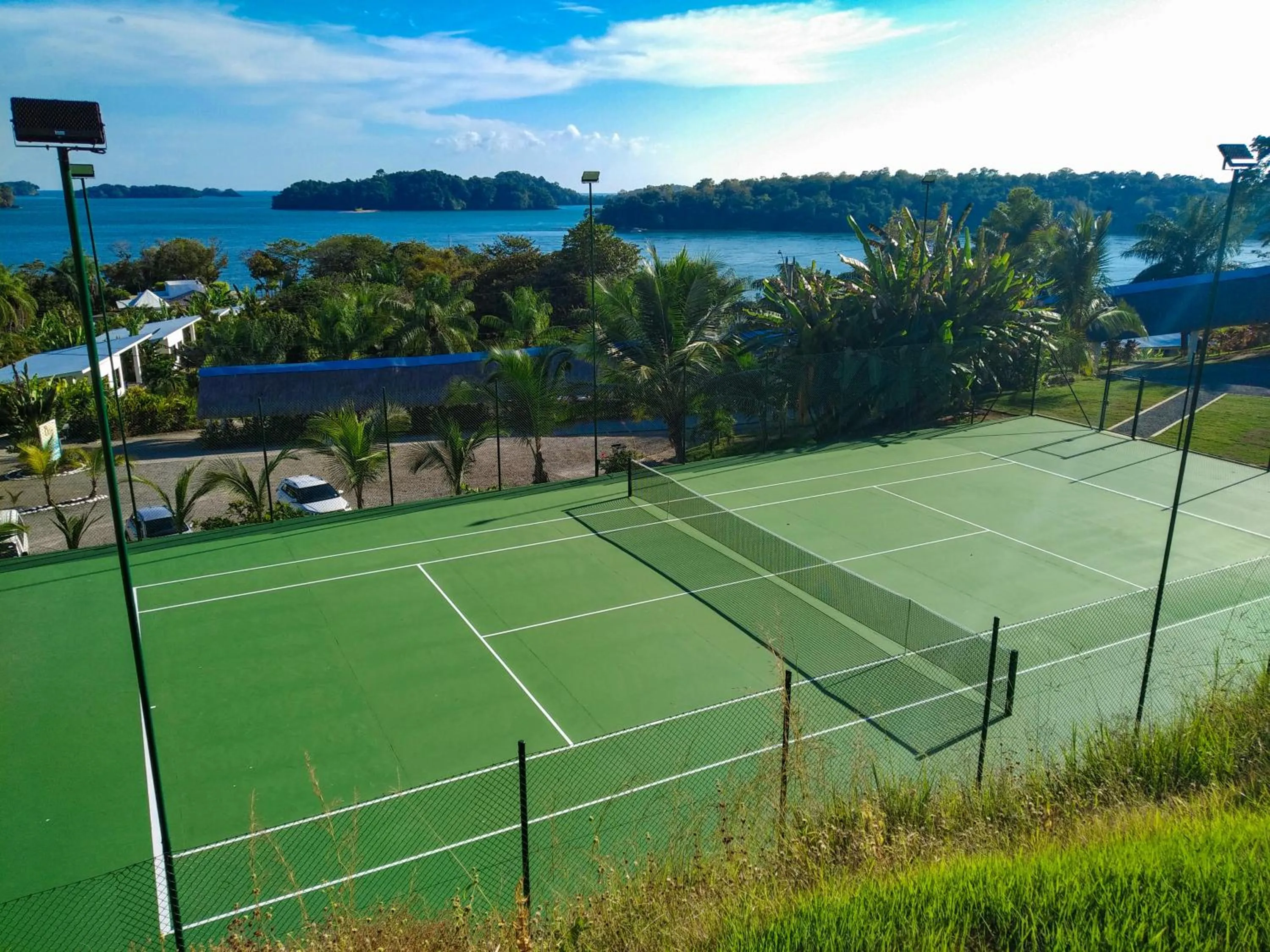Tennis court in Bocas del Mar