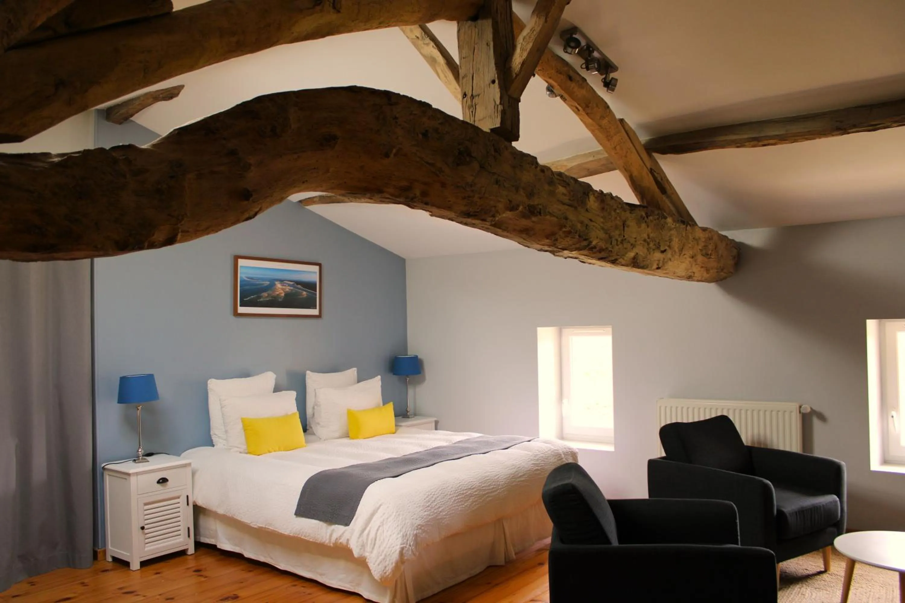 Photo of the whole room, Bed in La Vigneraie de Laura